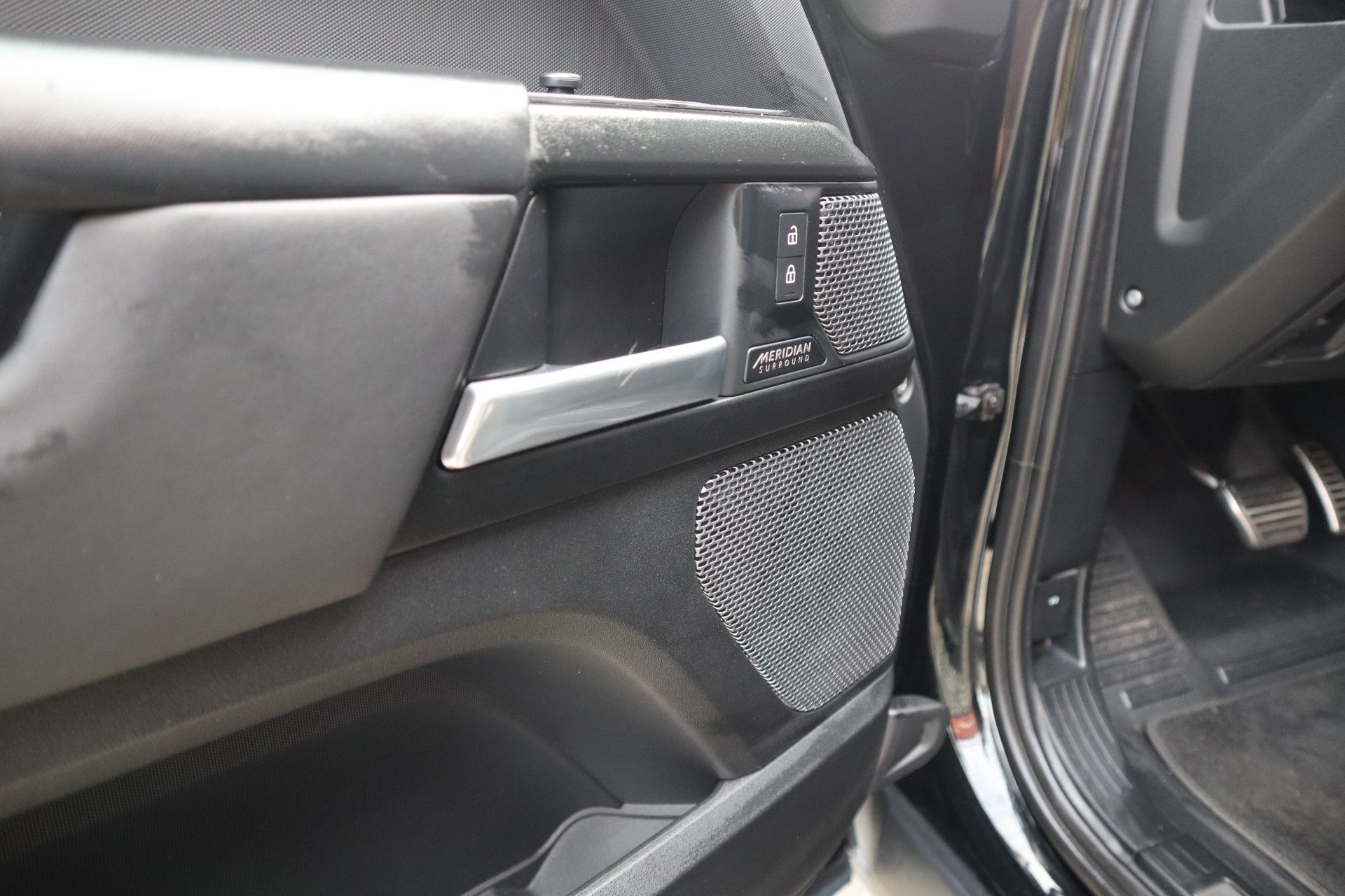 Afbeelding Land Rover Defender 110 5.0 P525 110 V8 URBAN, Milltek, Pano, Stoel/StuurVerwarming