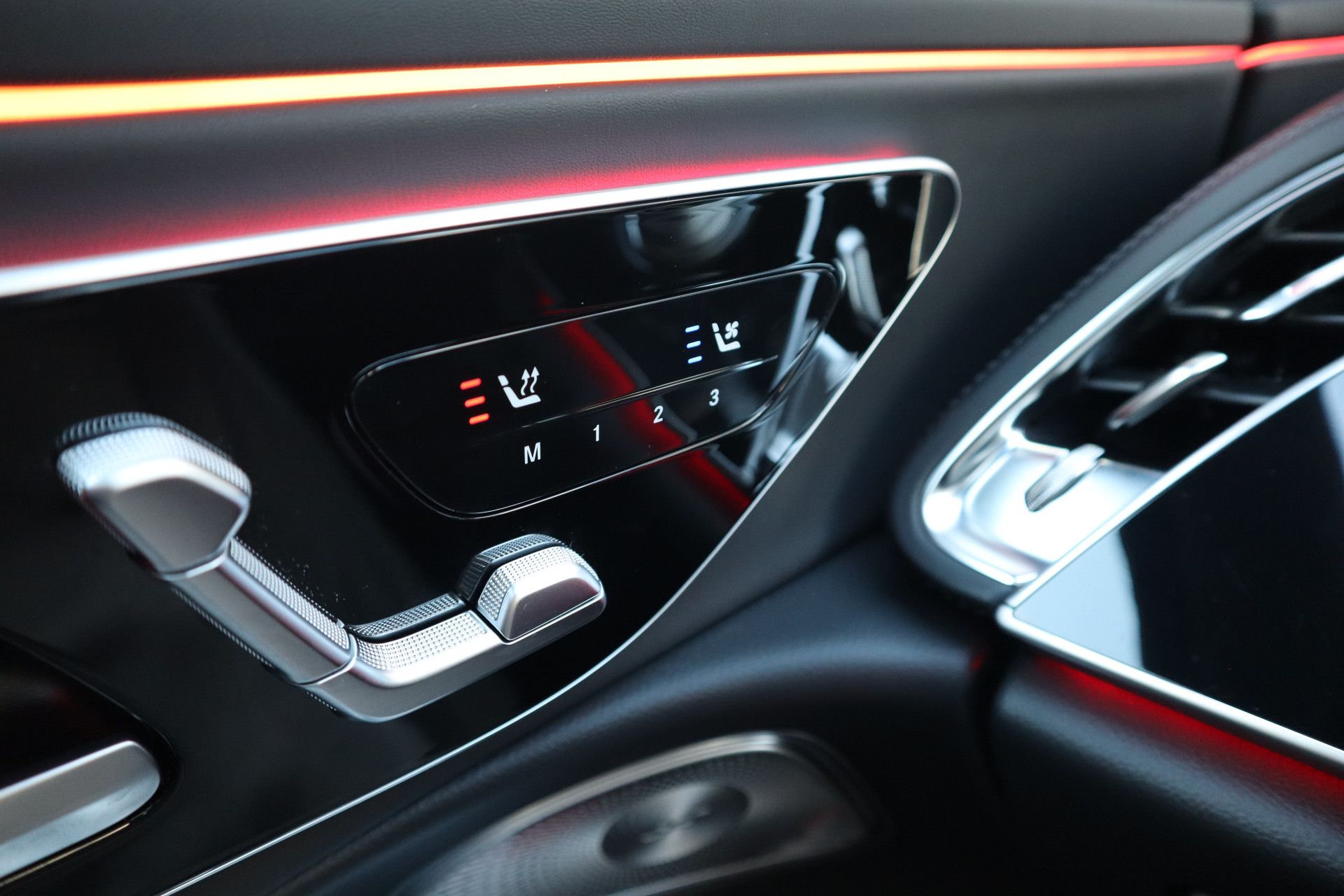 Afbeelding Mercedes-AMG E-Klasse Estate  53 4MATIC+ BRABUS700, Performance Stoelen, Pano, Trekhaak, Hyperscreen, Distronic