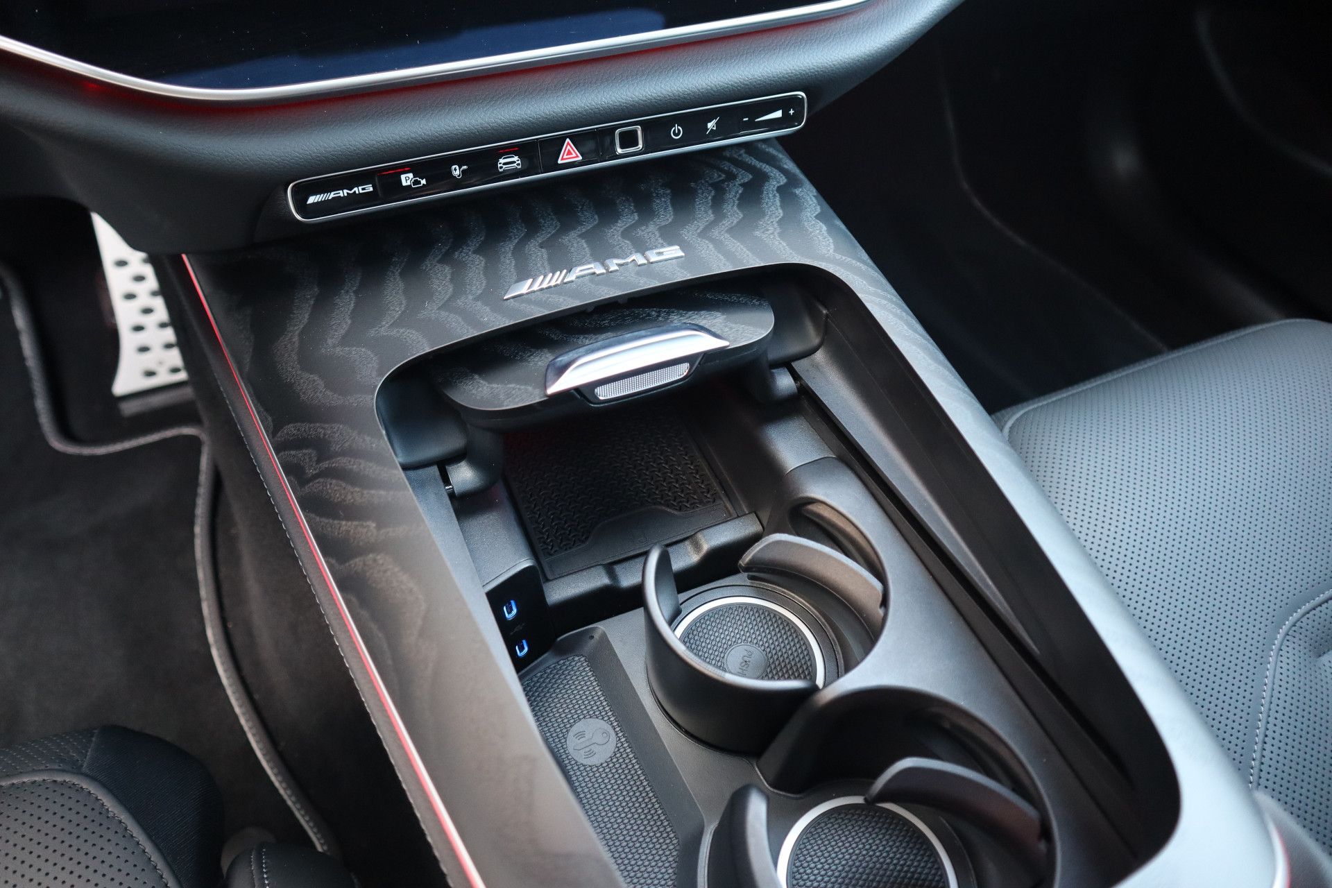 Afbeelding Mercedes-AMG E-Klasse Estate  53 4MATIC+ BRABUS700, Performance Stoelen, Pano, Trekhaak, Hyperscreen, Distronic
