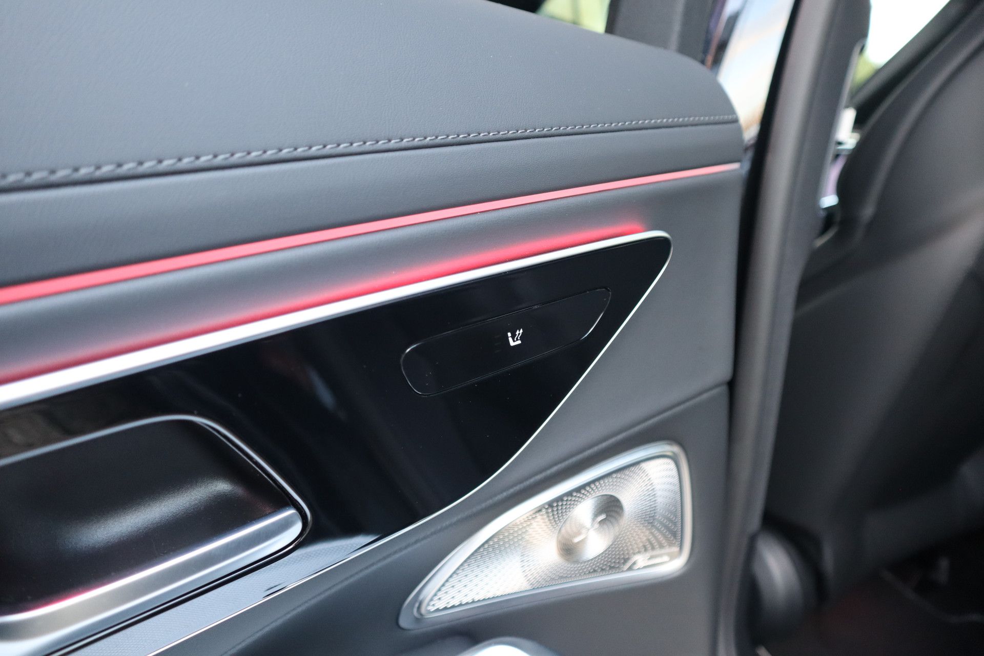 Afbeelding Mercedes-AMG E-Klasse Estate  53 4MATIC+ BRABUS700, Performance Stoelen, Pano, Trekhaak, Hyperscreen, Distronic