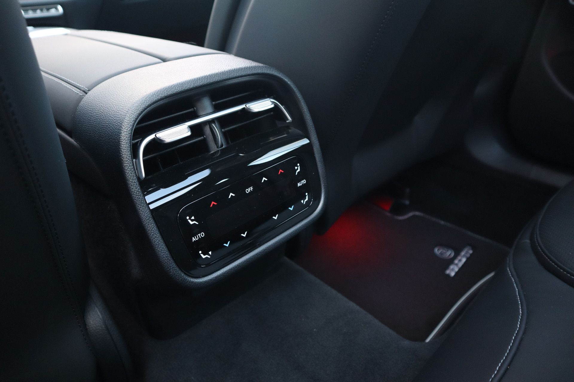 Afbeelding Mercedes-AMG E-Klasse Estate  53 4MATIC+ BRABUS700, Performance Stoelen, Pano, Trekhaak, Hyperscreen, Distronic