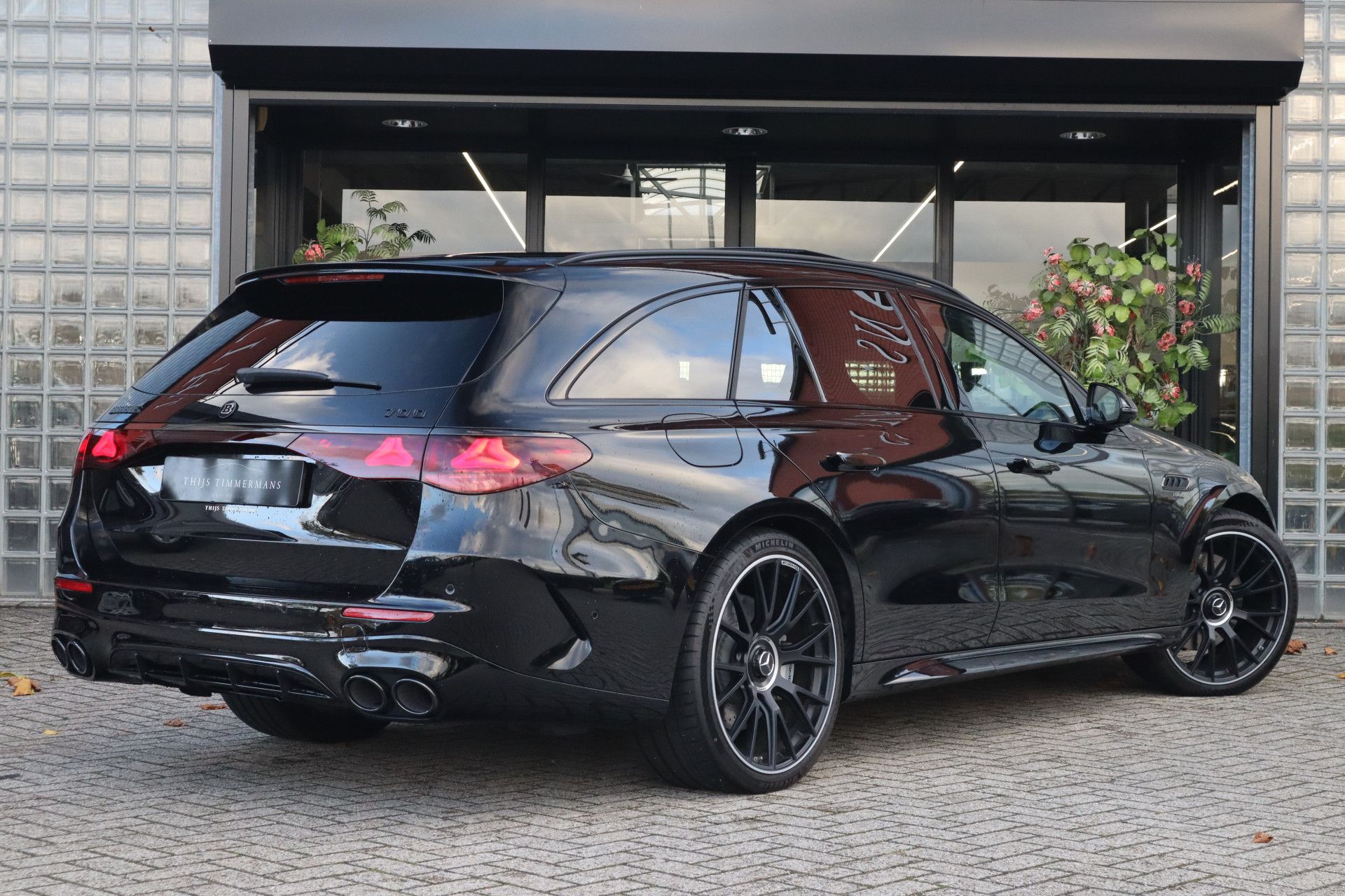 Afbeelding Mercedes-AMG E-Klasse Estate  53 4MATIC+ BRABUS700, Performance Stoelen, Pano, Trekhaak, Hyperscreen, Distronic