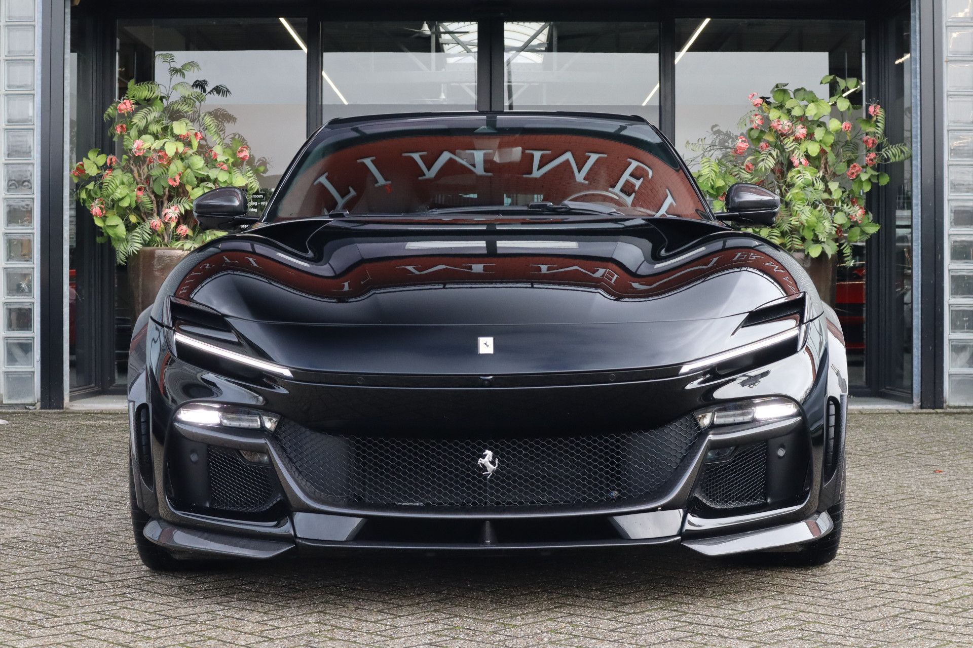 Afbeelding Ferrari Purosangue 6.5 V12 | NOVITEC, Carbon in/ext., Lift, Passenger display, Massage, Panoramadak