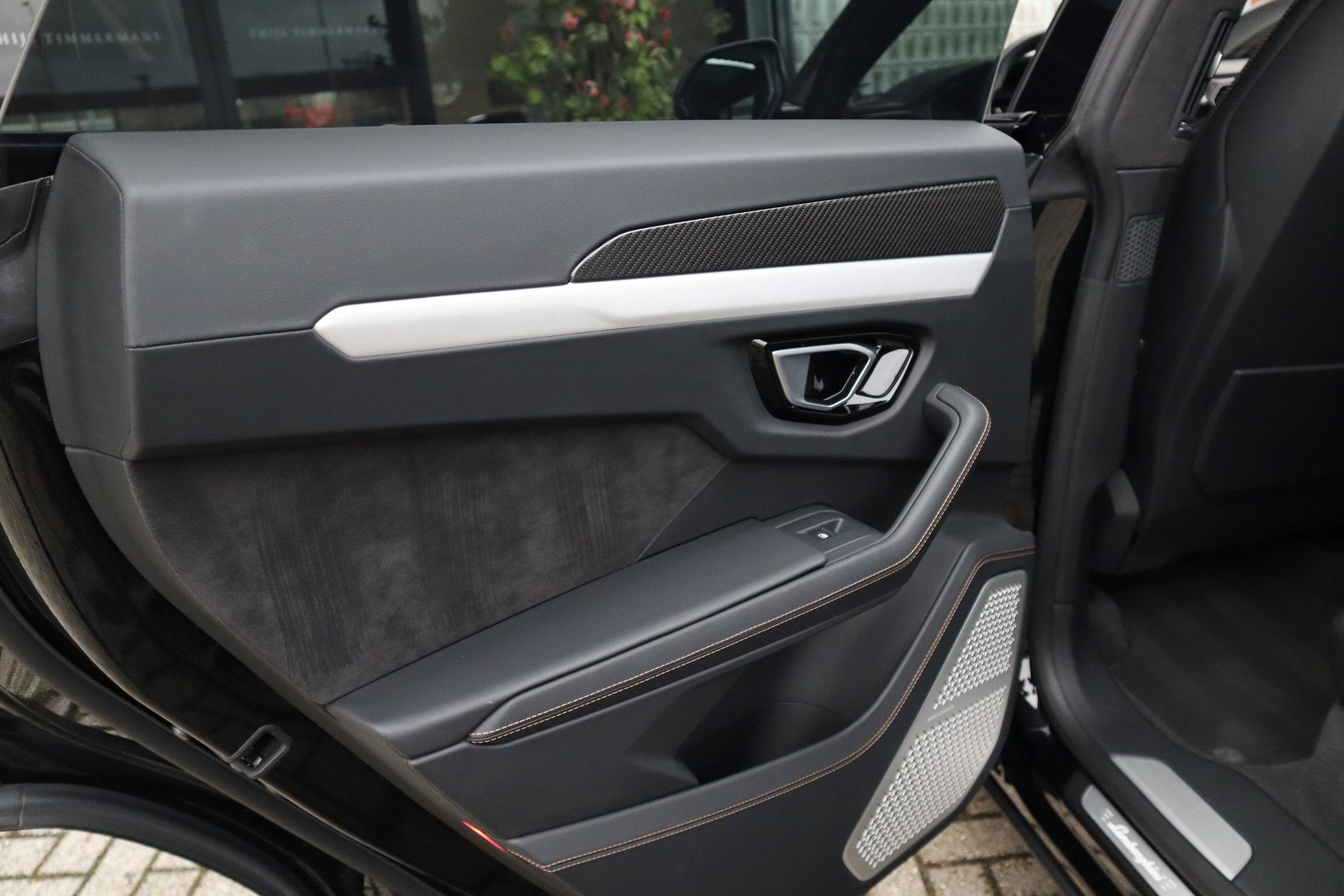 Afbeelding Lamborghini Urus S | Akrapovic, Keramisch, Bang&Olufsen, Massage, Carbon in/exterieur, Panoramadak