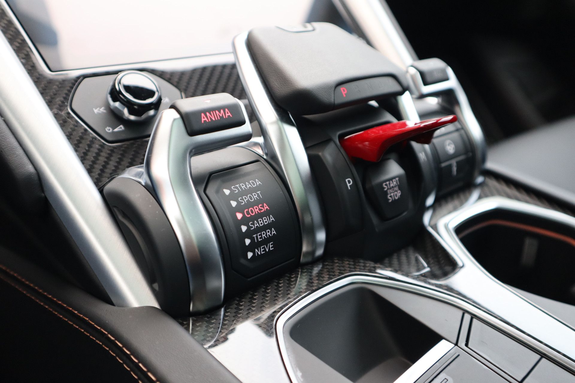 Afbeelding Lamborghini Urus S | Akrapovic, Keramisch, Bang&Olufsen, Massage, Carbon in/exterieur, Panoramadak