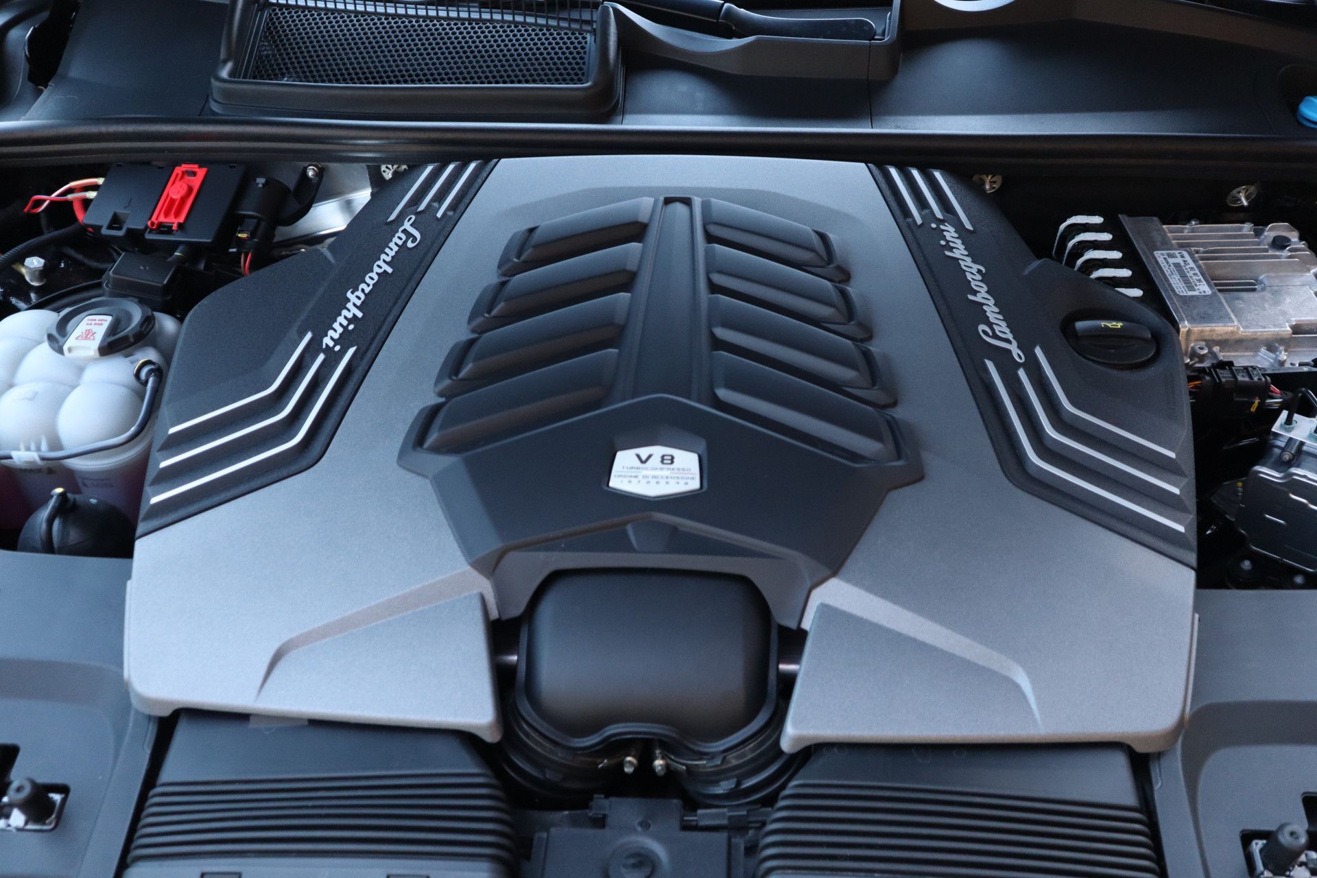 Afbeelding Lamborghini Urus S | Akrapovic, Keramisch, Bang&Olufsen, Massage, Carbon in/exterieur, Panoramadak