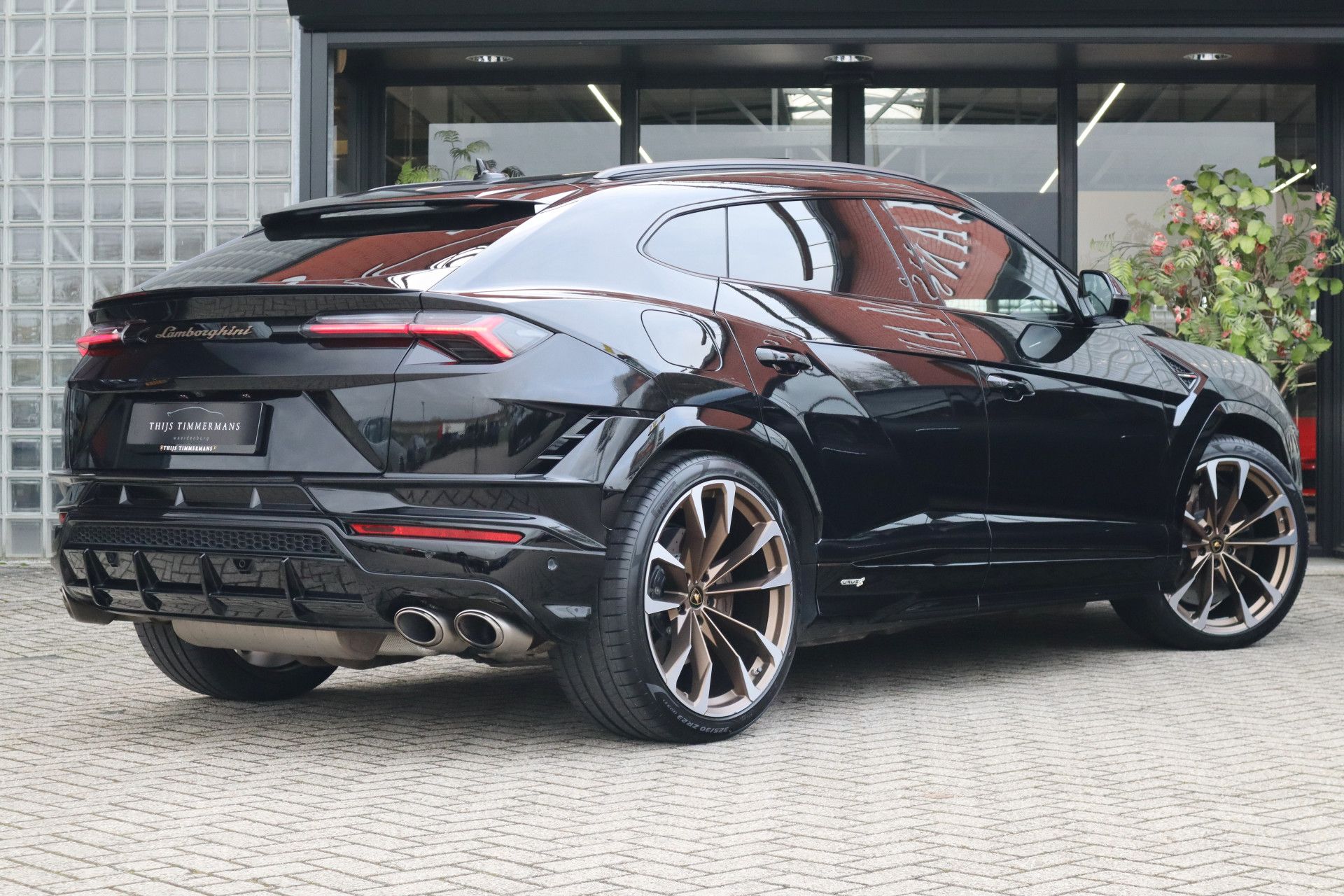 Afbeelding Lamborghini Urus S | Akrapovic, Keramisch, Bang&Olufsen, Massage, Carbon in/exterieur, Panoramadak