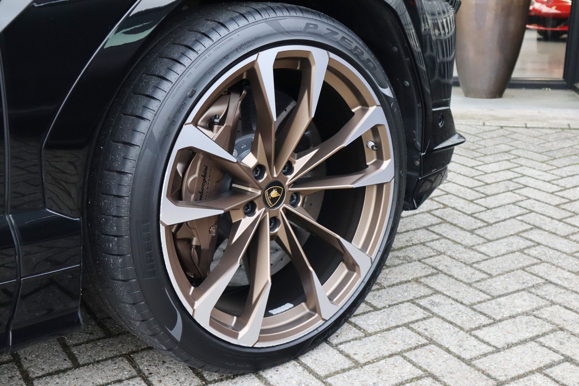 Afbeelding Lamborghini Urus S | Akrapovic, Keramisch, Bang&Olufsen, Massage, Carbon in/exterieur, Panoramadak