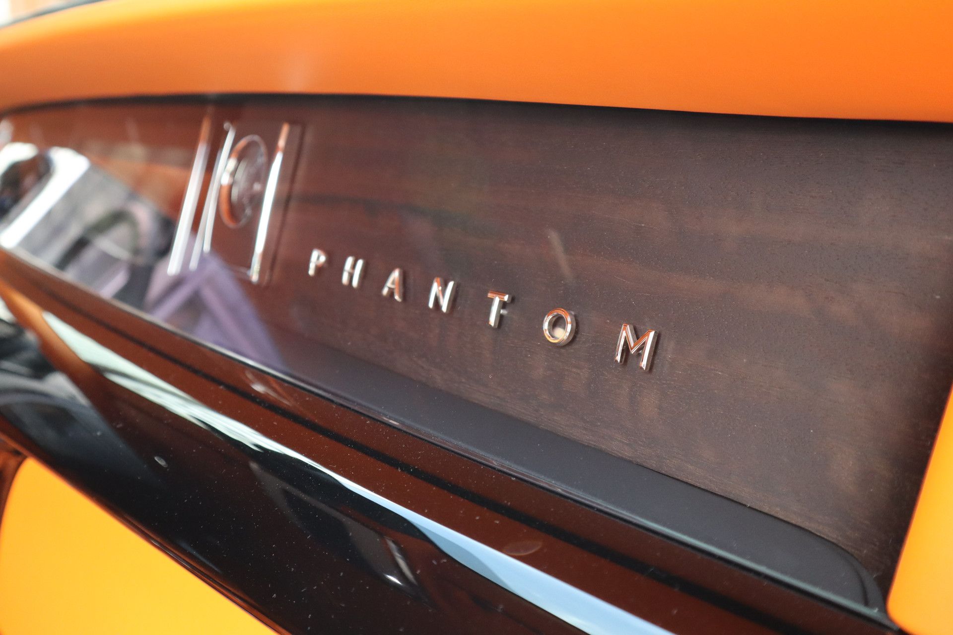 Afbeelding Rolls-Royce Phantom Series II | Starlight, Bespoke Audio, Massage, Entertainment