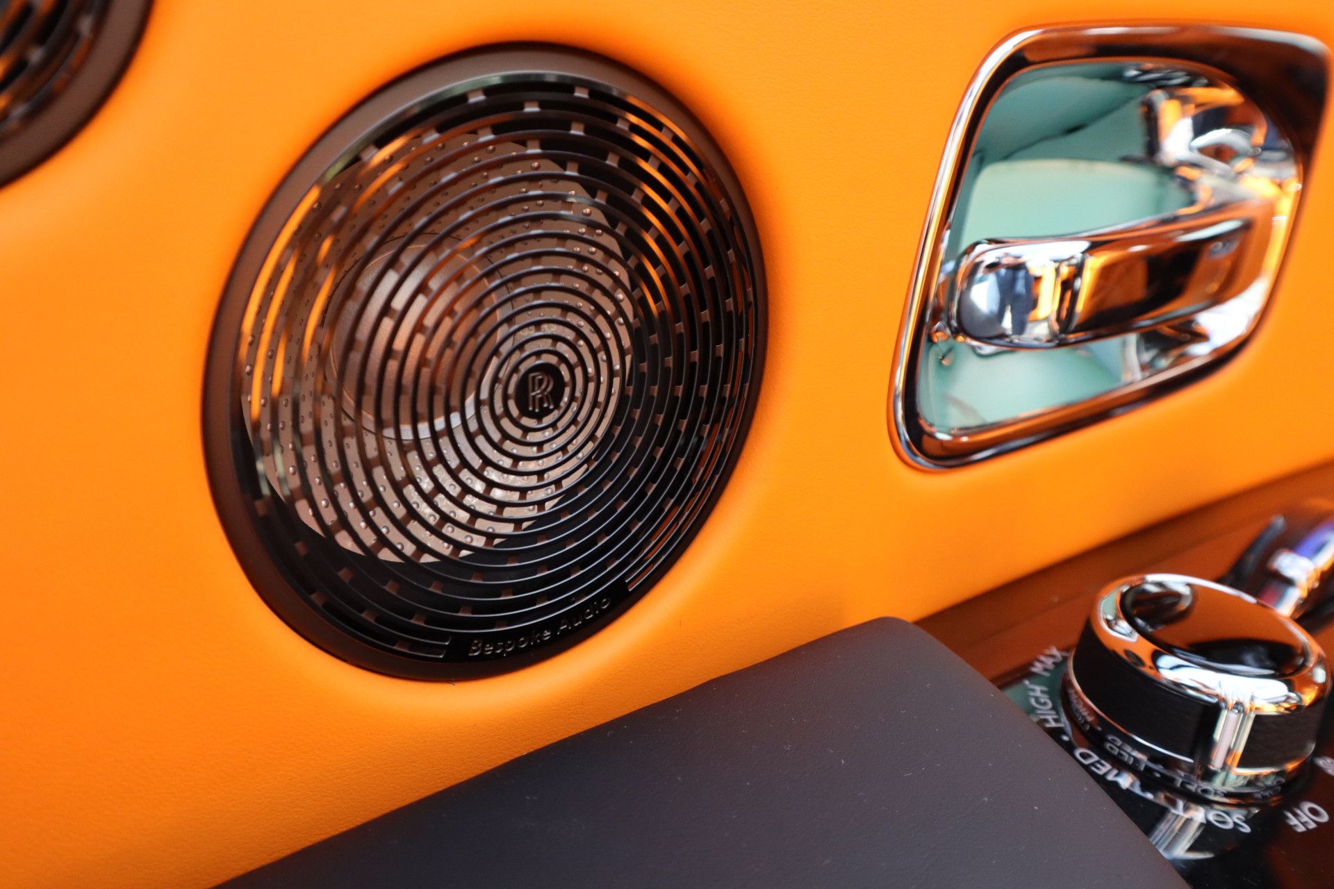 Afbeelding Rolls-Royce Phantom Series II | Starlight, Bespoke Audio, Massage, Entertainment