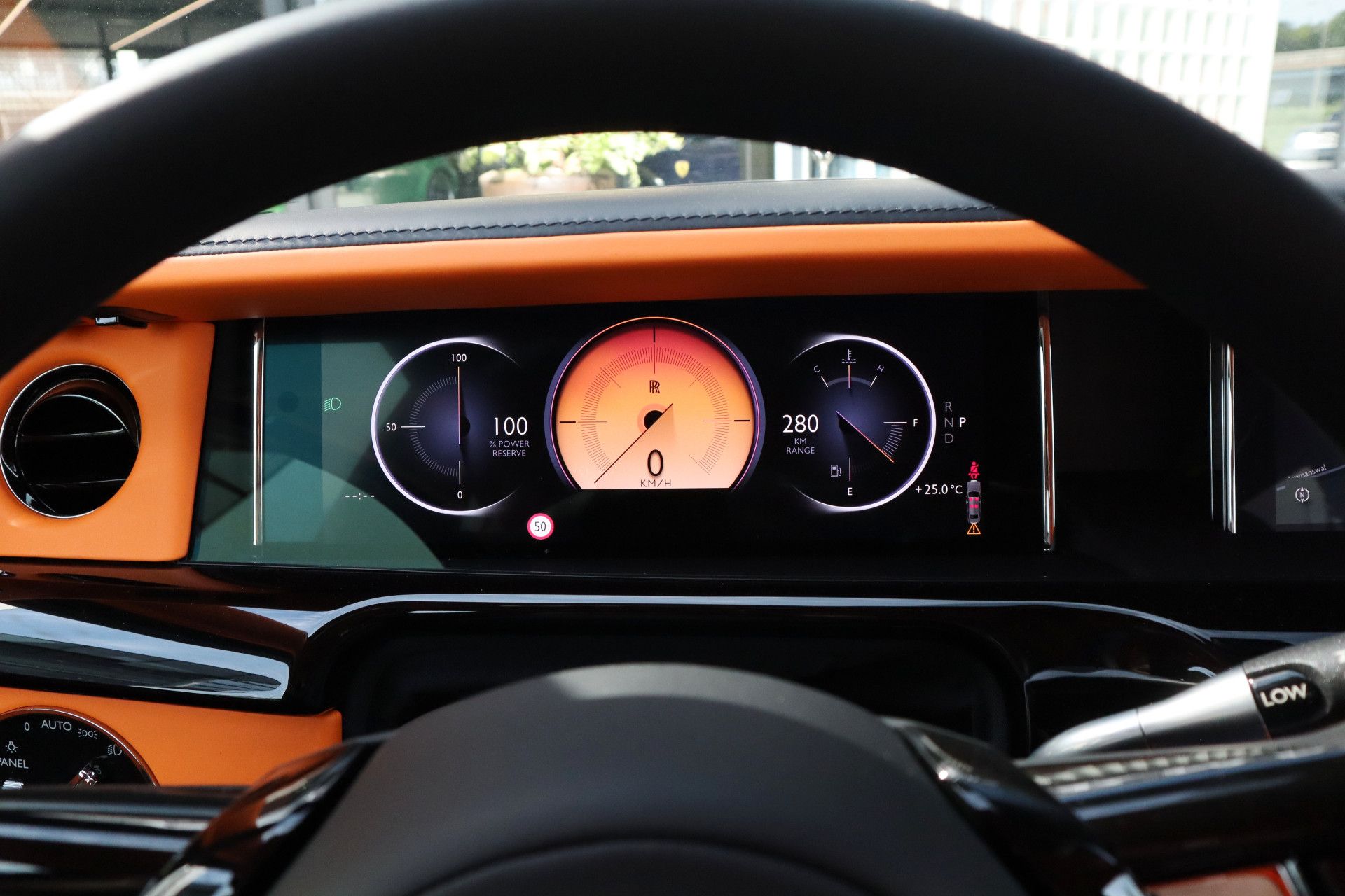 Afbeelding Rolls-Royce Phantom Series II | Starlight, Bespoke Audio, Massage, Entertainment