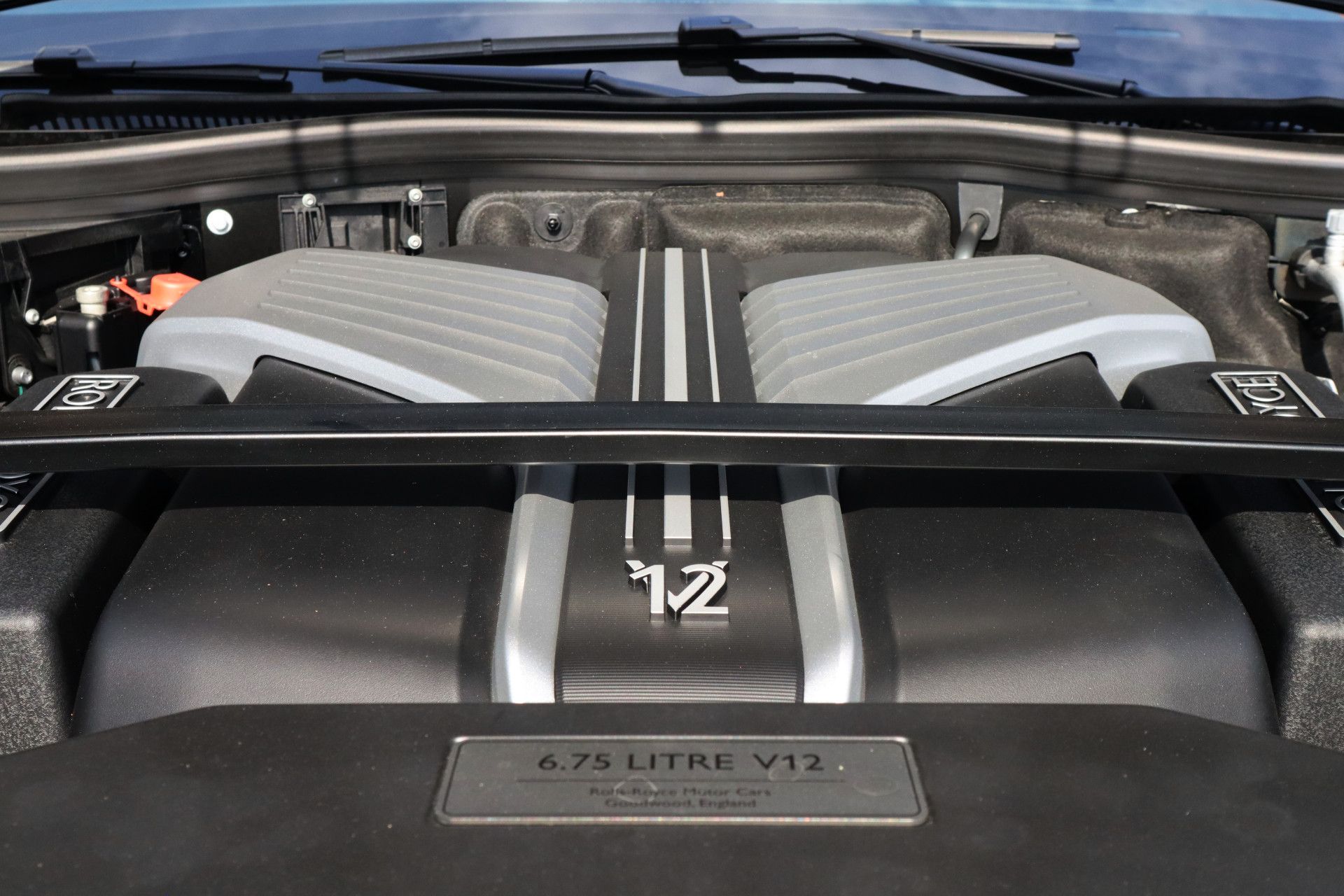 Afbeelding Rolls-Royce Phantom Series II | Starlight, Bespoke Audio, Massage, Entertainment