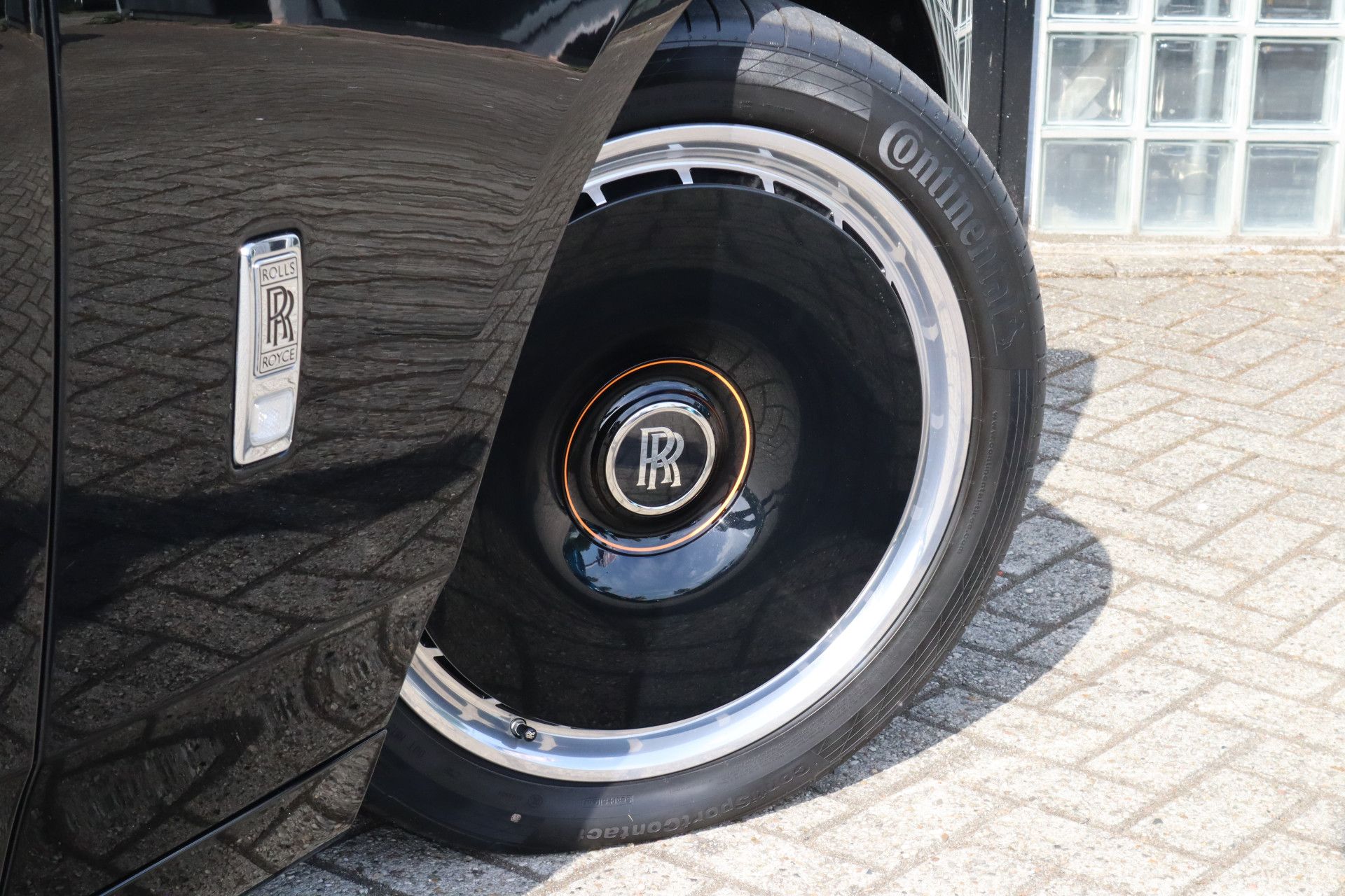 Afbeelding Rolls-Royce Phantom Series II | Starlight, Bespoke Audio, Massage, Entertainment