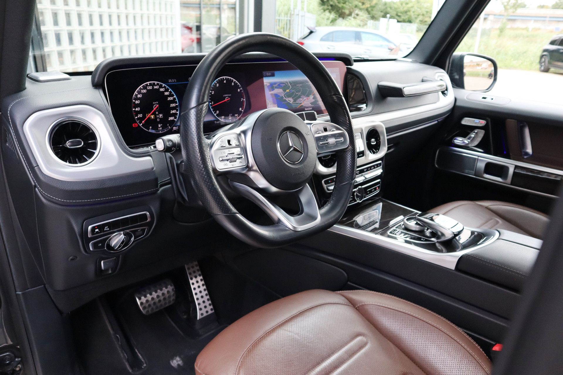 Afbeelding Mercedes-Benz G-Klasse 500 | AMG-Line, Massage, Rij-assistentie pakket, Burmester, Trekhaak, Zitklima, TV