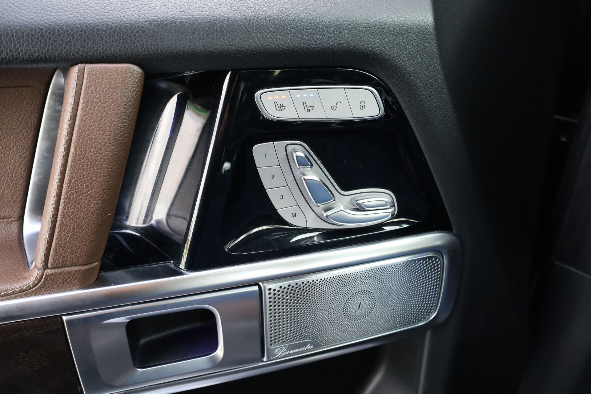 Afbeelding Mercedes-Benz G-Klasse 500 | AMG-Line, Massage, Rij-assistentie pakket, Burmester, Trekhaak, Zitklima, TV