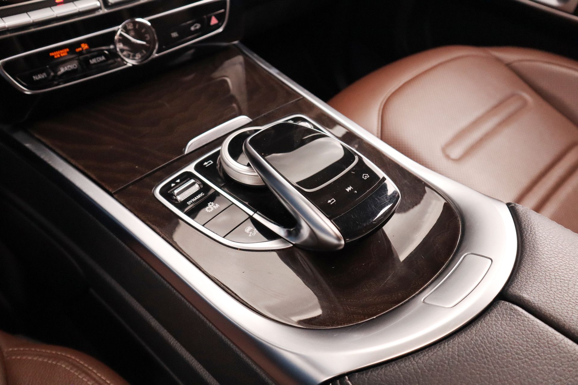 Afbeelding Mercedes-Benz G-Klasse 500 | AMG-Line, Massage, Rij-assistentie pakket, Burmester, Trekhaak, Zitklima, TV