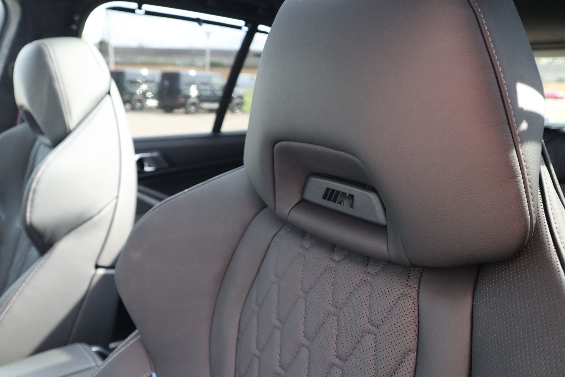 Afbeelding BMW X5 xDrive50e | Dravitgrau, M Sportpakket Pro, Sportstoelen, Massage, Carbon interieur, Driving Assistant Professional, Harman/Kardon, Trekhaak, Panoramadak, Zitklima, Stuurverwarming