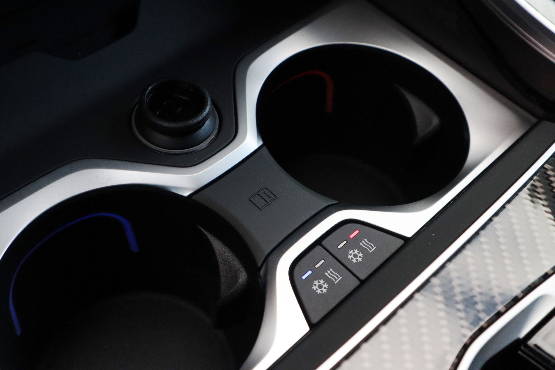 Afbeelding BMW X5 xDrive50e | Dravitgrau, M Sportpakket Pro, Sportstoelen, Massage, Carbon interieur, Driving Assistant Professional, Harman/Kardon, Trekhaak, Panoramadak, Zitklima, Stuurverwarming