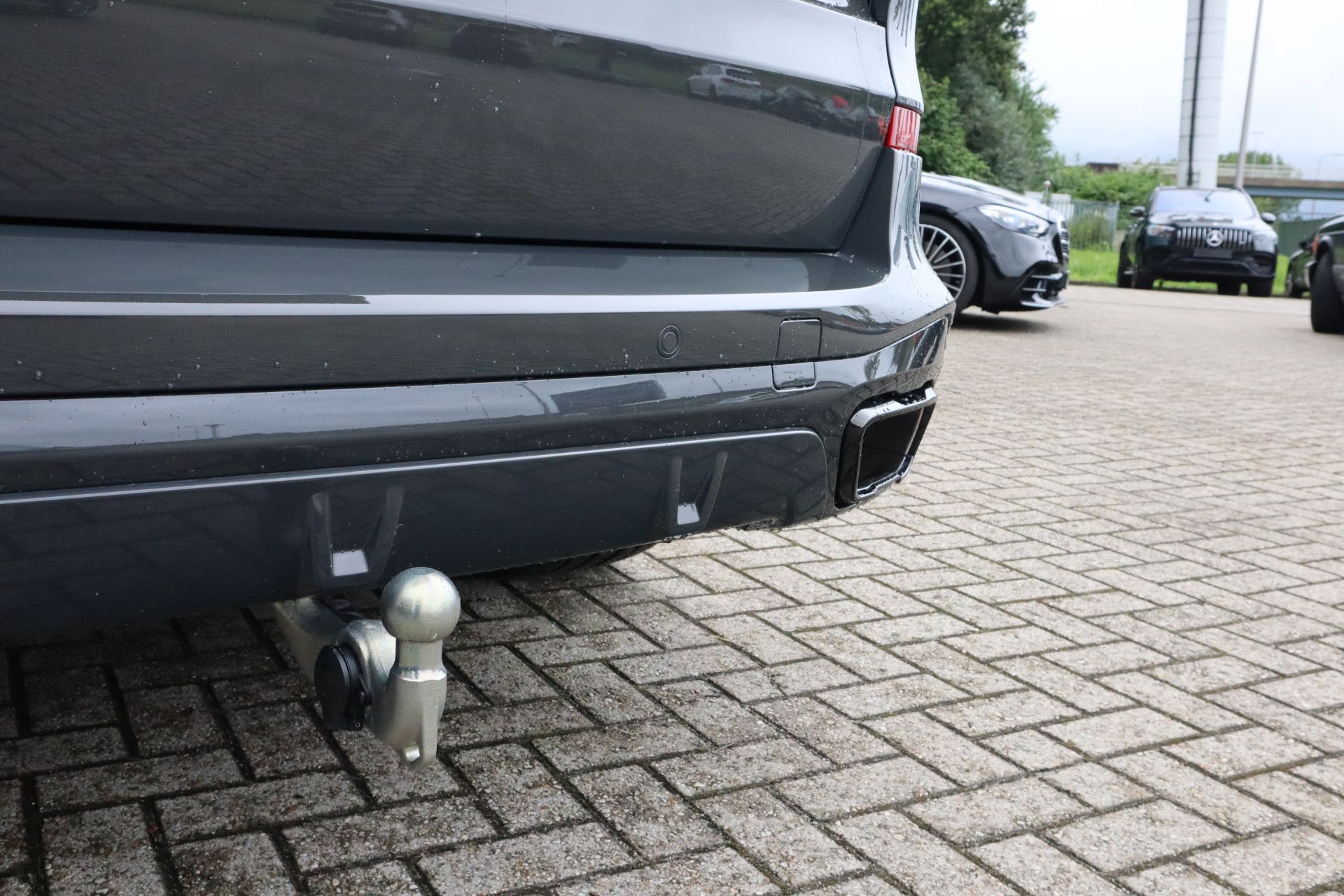 Afbeelding BMW X5 xDrive50e | Dravitgrau, M Sportpakket Pro, Sportstoelen, Massage, Carbon interieur, Driving Assistant Professional, Harman/Kardon, Trekhaak, Panoramadak, Zitklima, Stuurverwarming