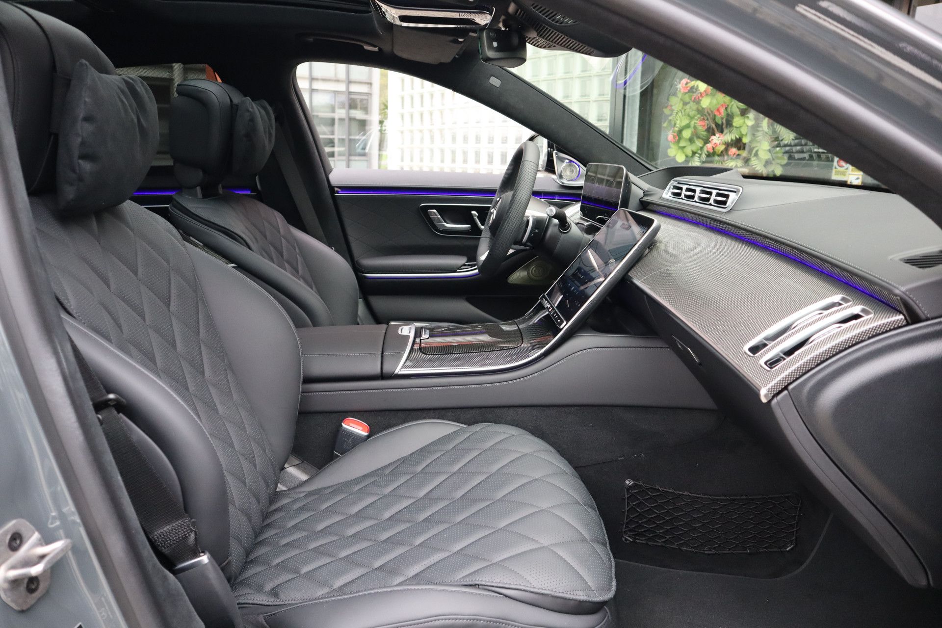 Afbeelding Mercedes-Benz S-Klasse 580 e 4MATIC Lang | AMG-Line, Achterasbesturing, Burmester High End 4D, Massage, Leder Exclusief, Chauffeurspakket, Rij-ass. Plus pakket, Warmtecomfortpakket, Zonweringspakket, Night-pakket