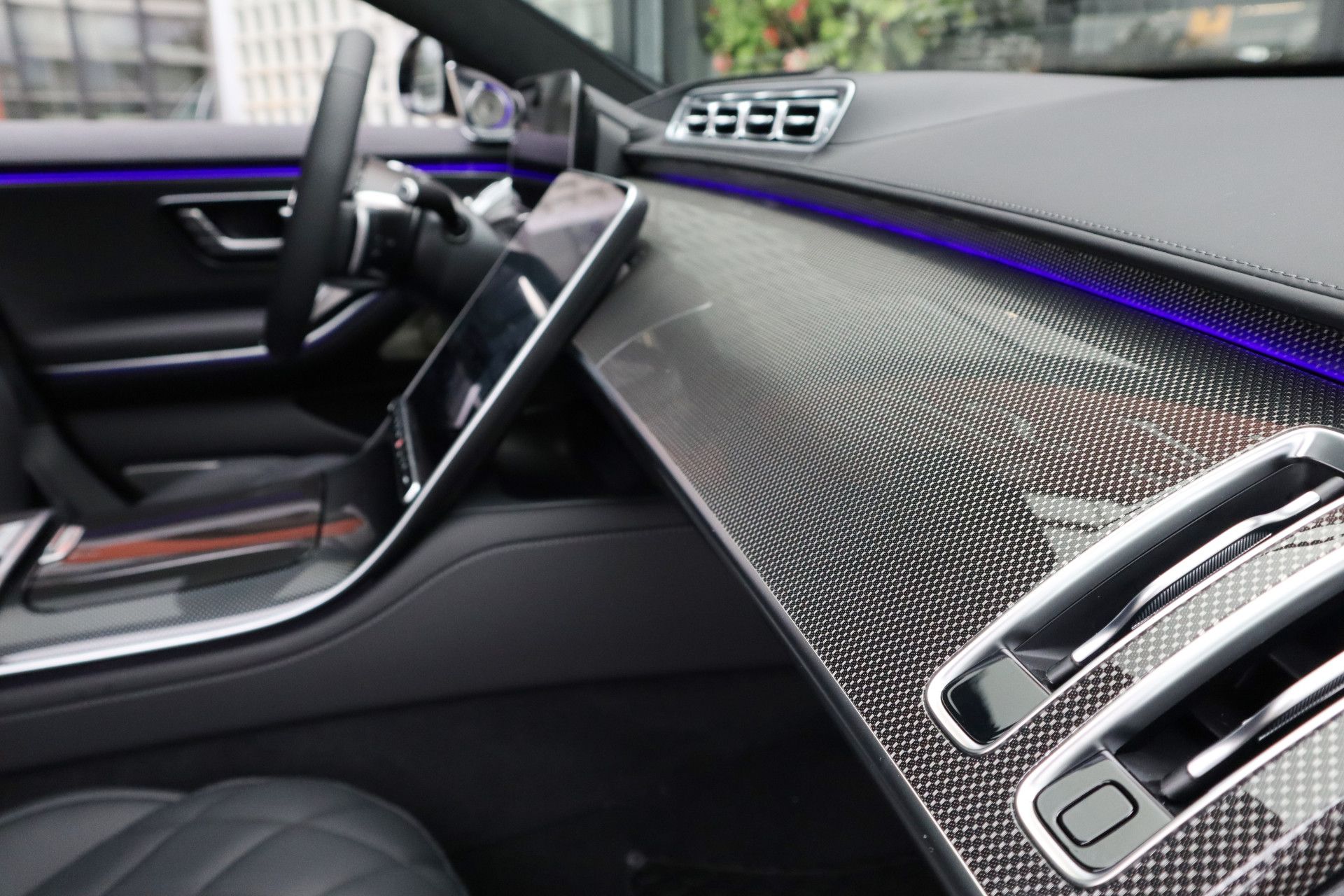 Afbeelding Mercedes-Benz S-Klasse 580 e 4MATIC Lang | AMG-Line, Achterasbesturing, Burmester High End 4D, Massage, Leder Exclusief, Chauffeurspakket, Rij-ass. Plus pakket, Warmtecomfortpakket, Zonweringspakket, Night-pakket