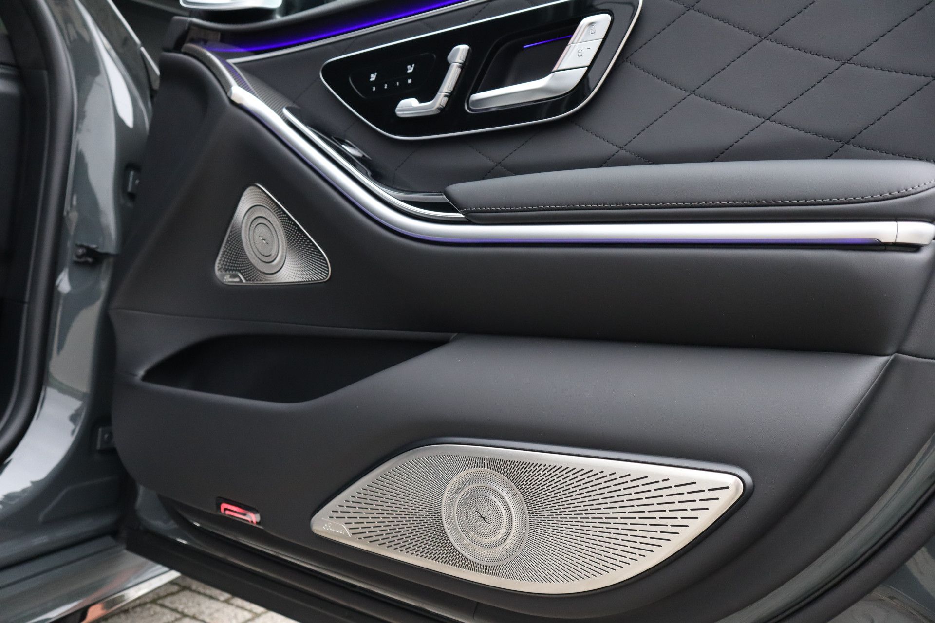 Afbeelding Mercedes-Benz S-Klasse 580 e 4MATIC Lang | AMG-Line, Achterasbesturing, Burmester High End 4D, Massage, Leder Exclusief, Chauffeurspakket, Rij-ass. Plus pakket, Warmtecomfortpakket, Zonweringspakket, Night-pakket