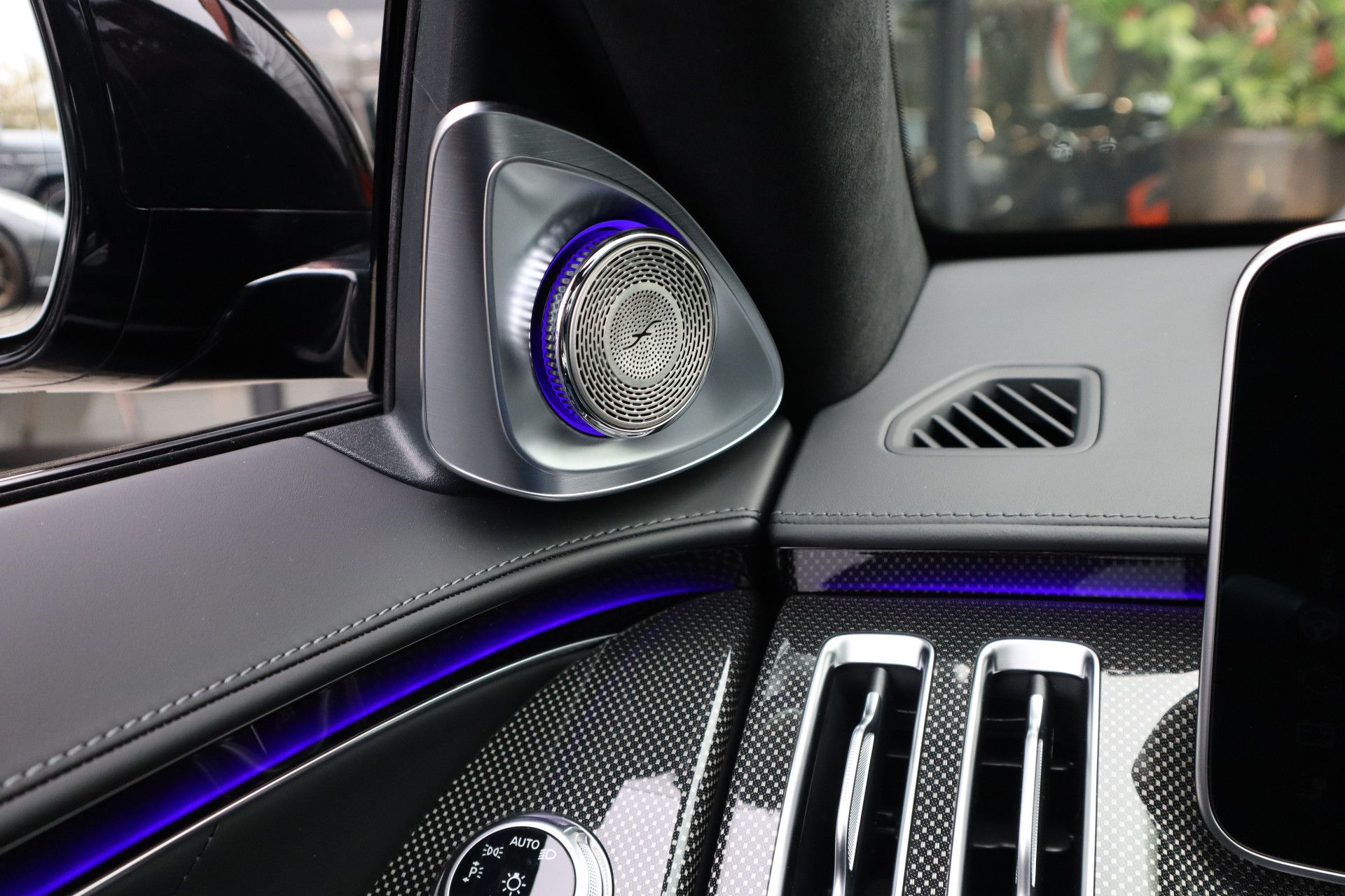 Afbeelding Mercedes-Benz S-Klasse 580 e 4MATIC Lang | AMG-Line, Achterasbesturing, Burmester High End 4D, Massage, Leder Exclusief, Chauffeurspakket, Rij-ass. Plus pakket, Warmtecomfortpakket, Zonweringspakket, Night-pakket
