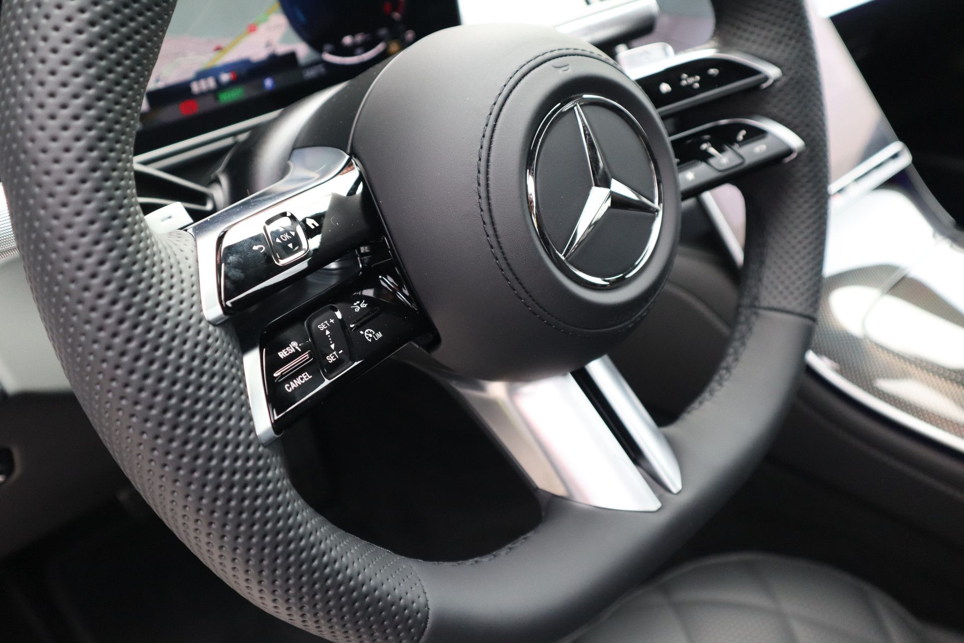 Afbeelding Mercedes-Benz S-Klasse 580 e 4MATIC Lang | AMG-Line, Achterasbesturing, Burmester High End 4D, Massage, Leder Exclusief, Chauffeurspakket, Rij-ass. Plus pakket, Warmtecomfortpakket, Zonweringspakket, Night-pakket