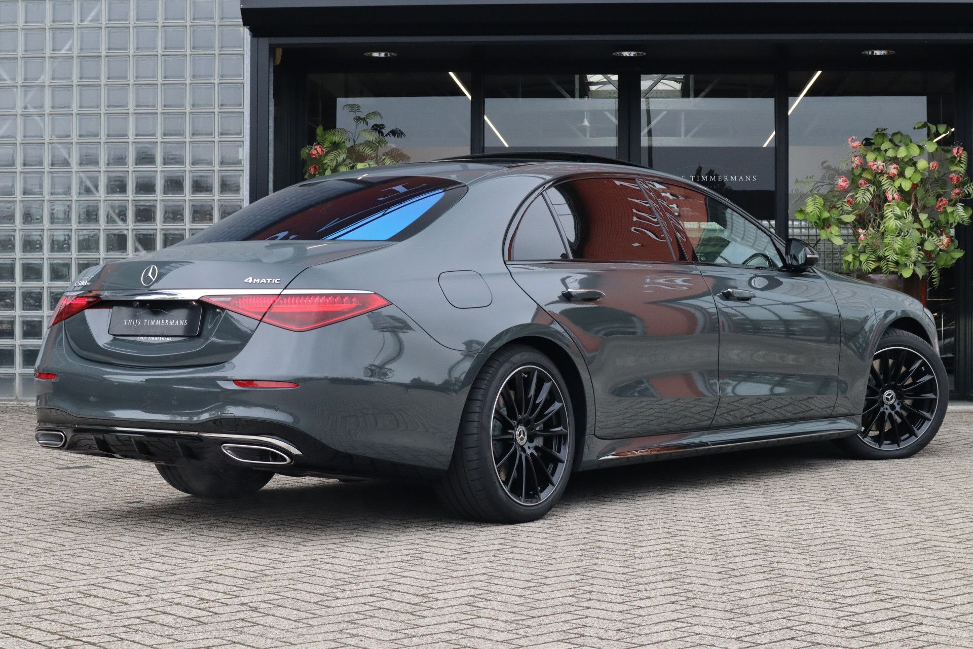 Afbeelding Mercedes-Benz S-Klasse 580 e 4MATIC Lang | AMG-Line, Achterasbesturing, Burmester High End 4D, Massage, Leder Exclusief, Chauffeurspakket, Rij-ass. Plus pakket, Warmtecomfortpakket, Zonweringspakket, Night-pakket