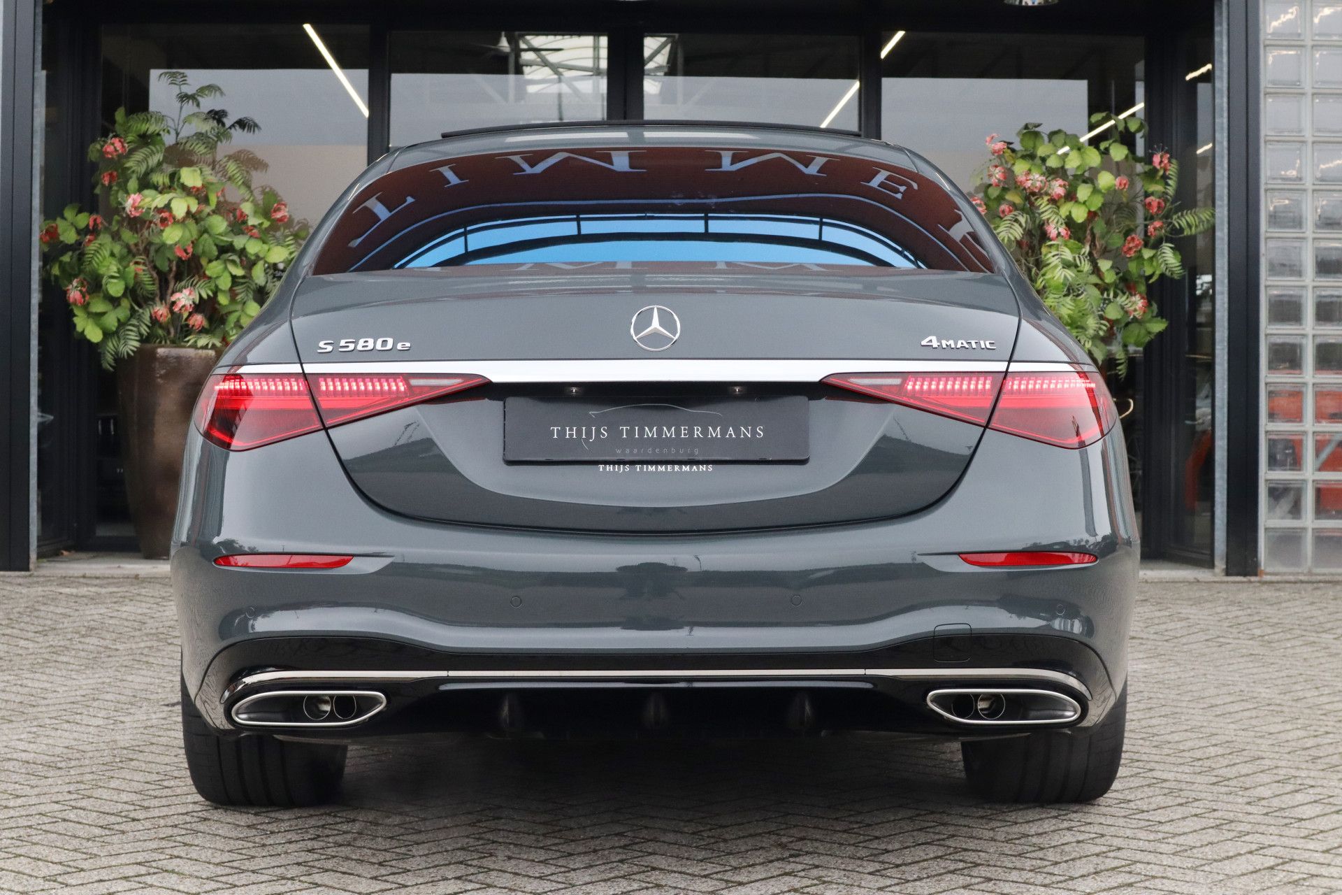 Afbeelding Mercedes-Benz S-Klasse 580 e 4MATIC Lang | AMG-Line, Achterasbesturing, Burmester High End 4D, Massage, Leder Exclusief, Chauffeurspakket, Rij-ass. Plus pakket, Warmtecomfortpakket, Zonweringspakket, Night-pakket
