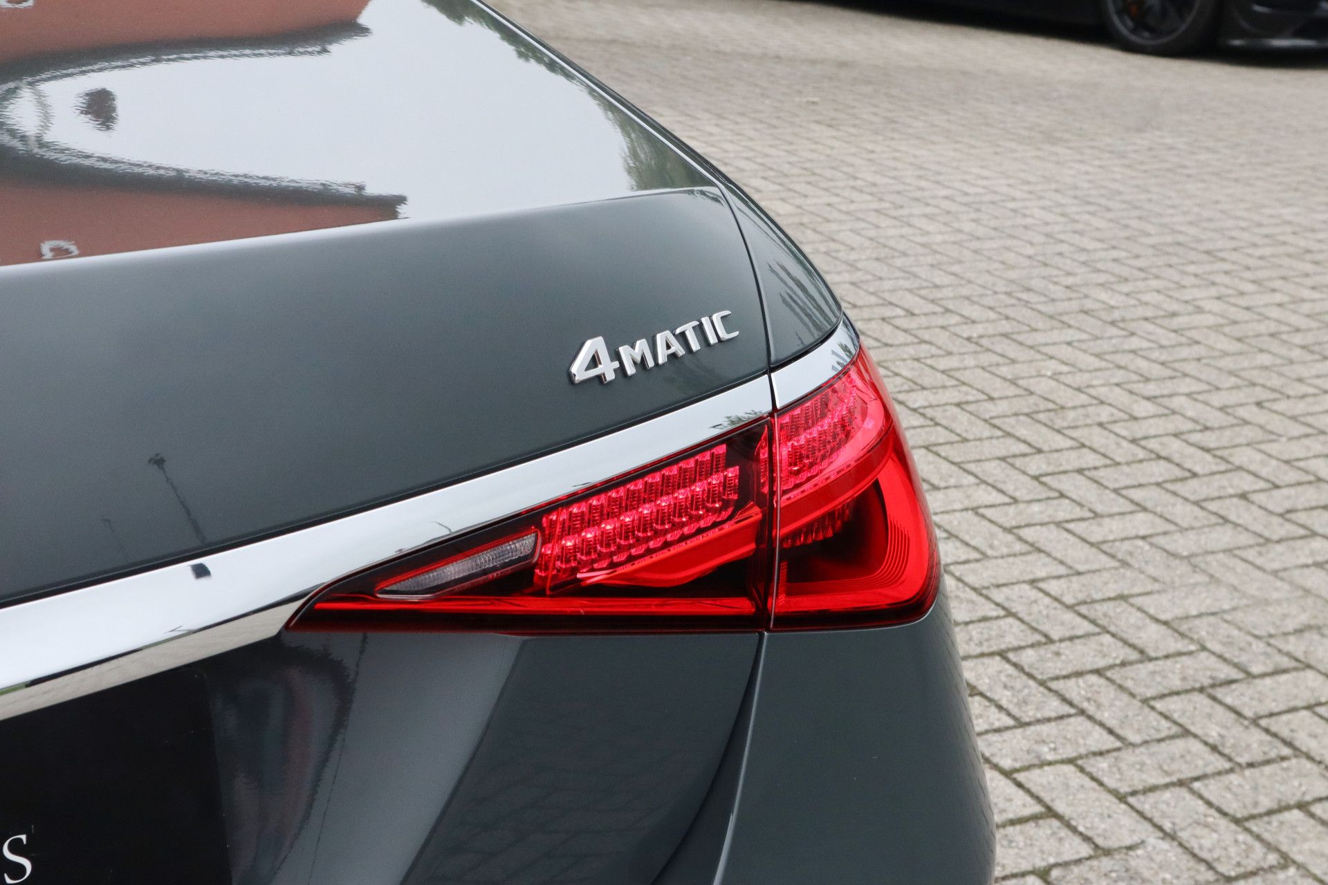 Afbeelding Mercedes-Benz S-Klasse 580 e 4MATIC Lang | AMG-Line, Achterasbesturing, Burmester High End 4D, Massage, Leder Exclusief, Chauffeurspakket, Rij-ass. Plus pakket, Warmtecomfortpakket, Zonweringspakket, Night-pakket