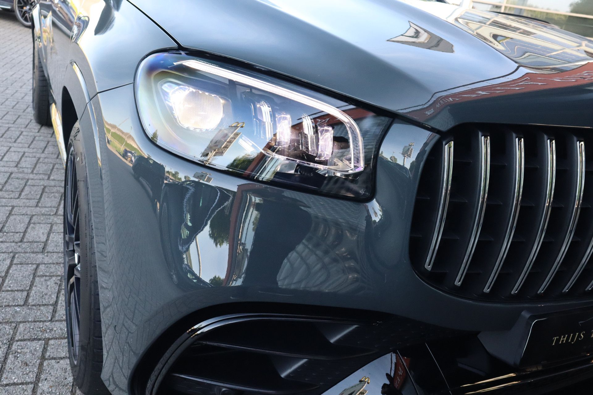 Afbeelding Mercedes-AMG GLS 63  4MATIC+ | Manufaktur Siliziumgrijs, Manufaktur interieur, Keramisch, Carbon interieur, Burmester High End 3D, Entertainment, Massagestoelen, Rij-ass. Plus pakket, Standkachel, Driver's Package