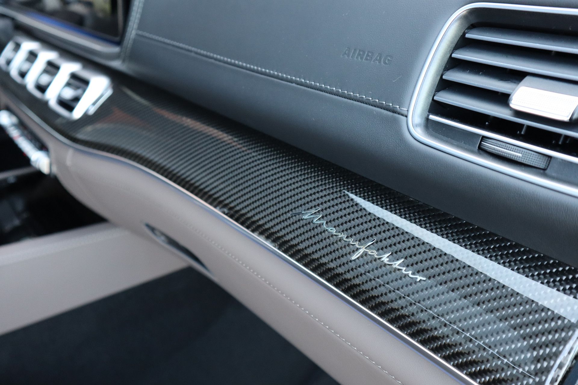 Afbeelding Mercedes-AMG GLS 63  4MATIC+ | Manufaktur Siliziumgrijs, Manufaktur interieur, Keramisch, Carbon interieur, Burmester High End 3D, Entertainment, Massagestoelen, Rij-ass. Plus pakket, Standkachel, Driver's Package