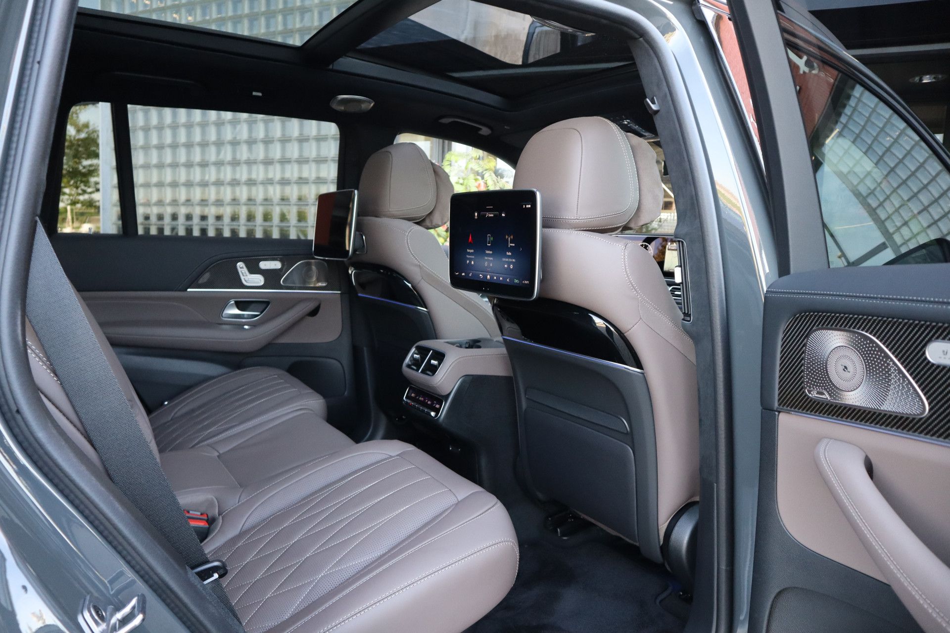 Afbeelding Mercedes-AMG GLS 63  4MATIC+ | Manufaktur Siliziumgrijs, Manufaktur interieur, Keramisch, Carbon interieur, Burmester High End 3D, Entertainment, Massagestoelen, Rij-ass. Plus pakket, Standkachel, Driver's Package