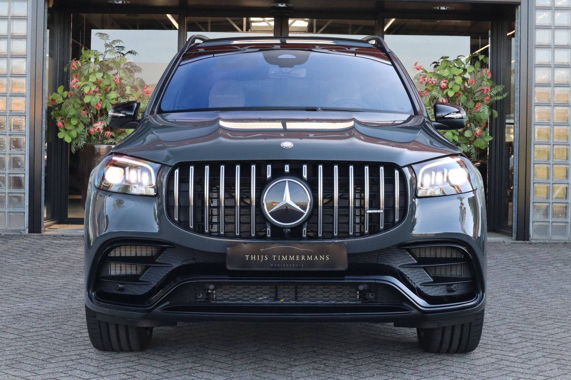 Afbeelding Mercedes-AMG GLS 63  4MATIC+ | Manufaktur Siliziumgrijs, Manufaktur interieur, Keramisch, Carbon interieur, Burmester High End 3D, Entertainment, Massagestoelen, Rij-ass. Plus pakket, Standkachel, Driver's Package