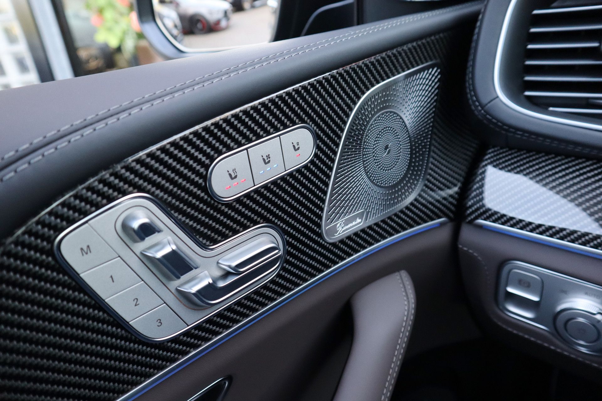 Afbeelding Mercedes-AMG GLS 63  4MATIC+ | Manufaktur Siliziumgrijs, Manufaktur interieur, Keramisch, Carbon interieur, Burmester High End 3D, Entertainment, Massagestoelen, Rij-ass. Plus pakket, Standkachel, Driver's Package