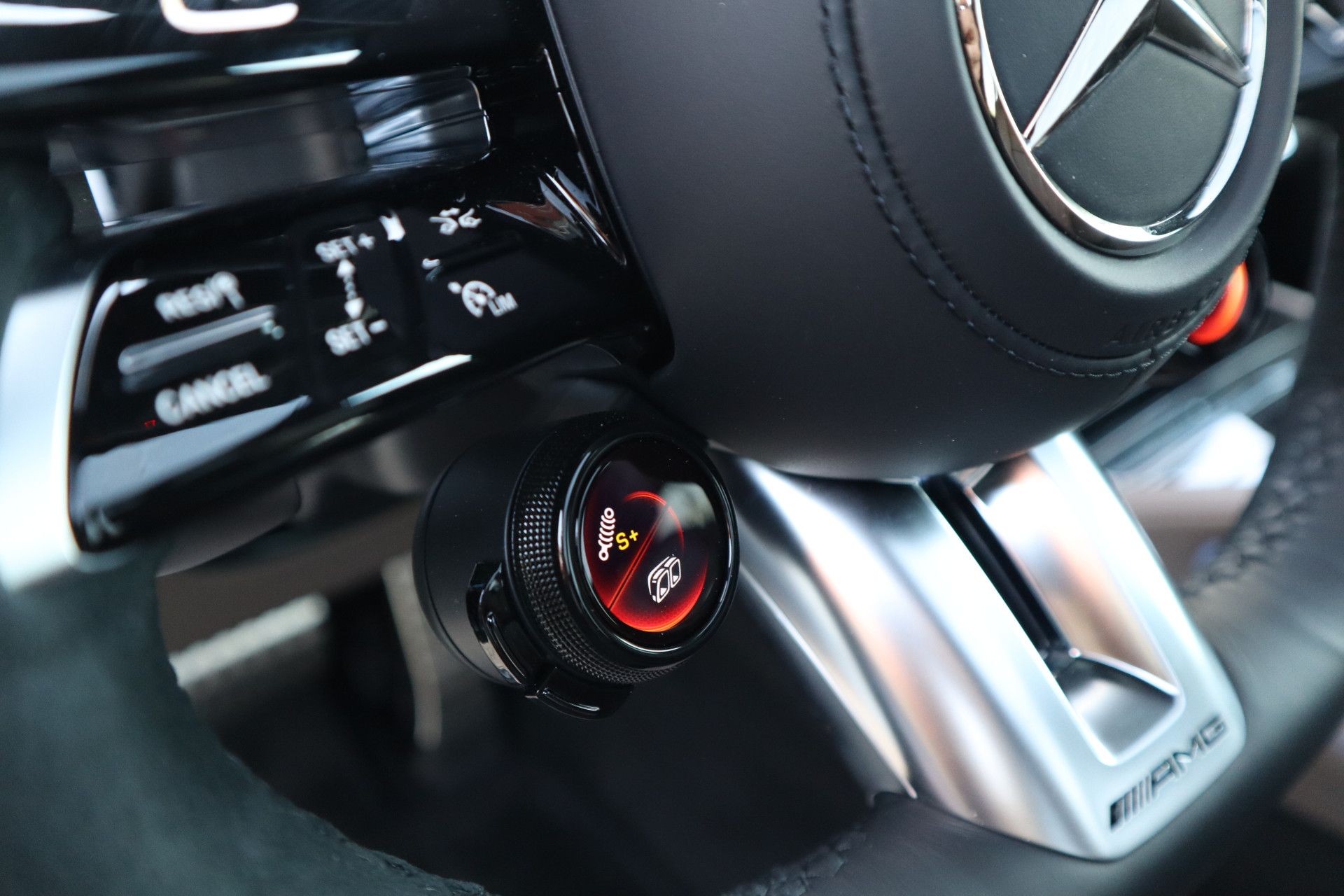 Afbeelding Mercedes-AMG GLS 63  4MATIC+ | Manufaktur Siliziumgrijs, Manufaktur interieur, Keramisch, Carbon interieur, Burmester High End 3D, Entertainment, Massagestoelen, Rij-ass. Plus pakket, Standkachel, Driver's Package