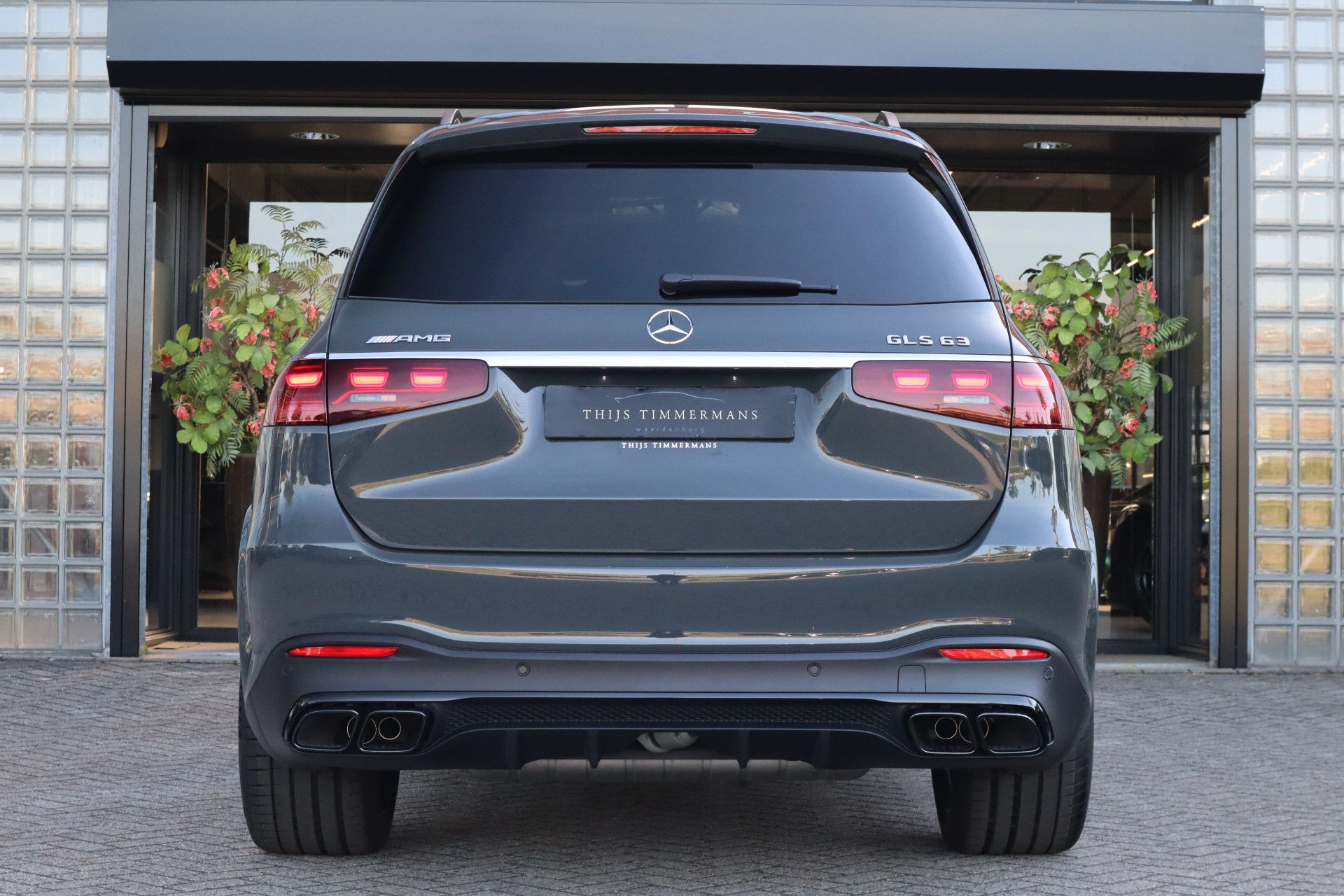 Afbeelding Mercedes-AMG GLS 63  4MATIC+ | Manufaktur Siliziumgrijs, Manufaktur interieur, Keramisch, Carbon interieur, Burmester High End 3D, Entertainment, Massagestoelen, Rij-ass. Plus pakket, Standkachel, Driver's Package