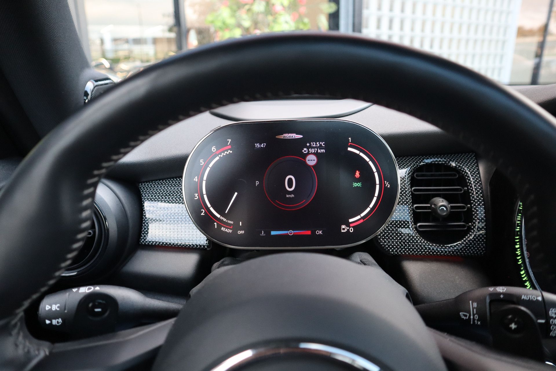 Afbeelding MINI Mini John Cooper Works | Chili Red, Active Cruise Control, Mini Yours Leder, Harman/Kardon, Panoramadak, Apple Carplay, Head-up display, Stoelverwarming, Stuurverwarming, Achteruitrijcamera, Keyless Entry