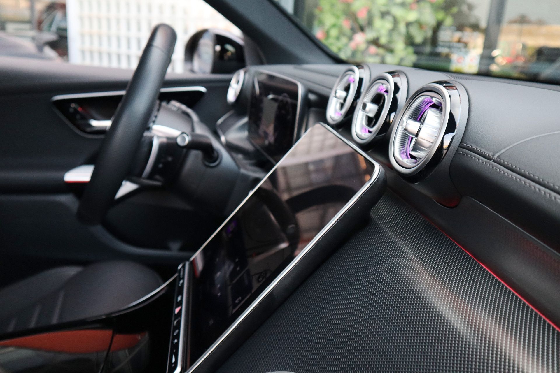 Afbeelding Mercedes-Benz GLC 200 4MATIC | AMG-Line, Luchtvering, Achterasbest., Rij-ass. pakket, Burmester, Pano, Memory, Stoelverwarming, Digital Light