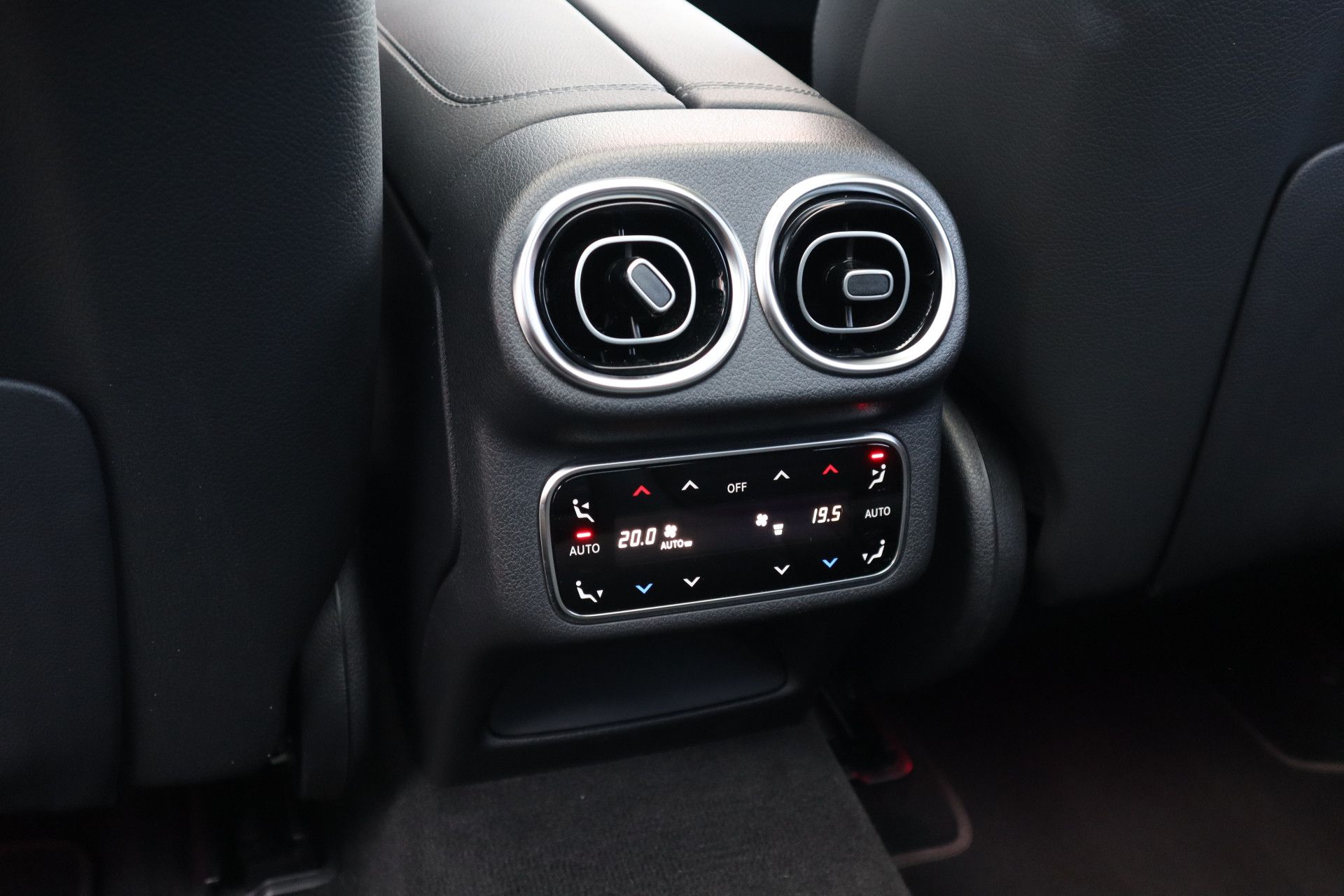 Afbeelding Mercedes-Benz GLC 200 4MATIC | AMG-Line, Luchtvering, Achterasbest., Rij-ass. pakket, Burmester, Pano, Memory, Stoelverwarming, Digital Light