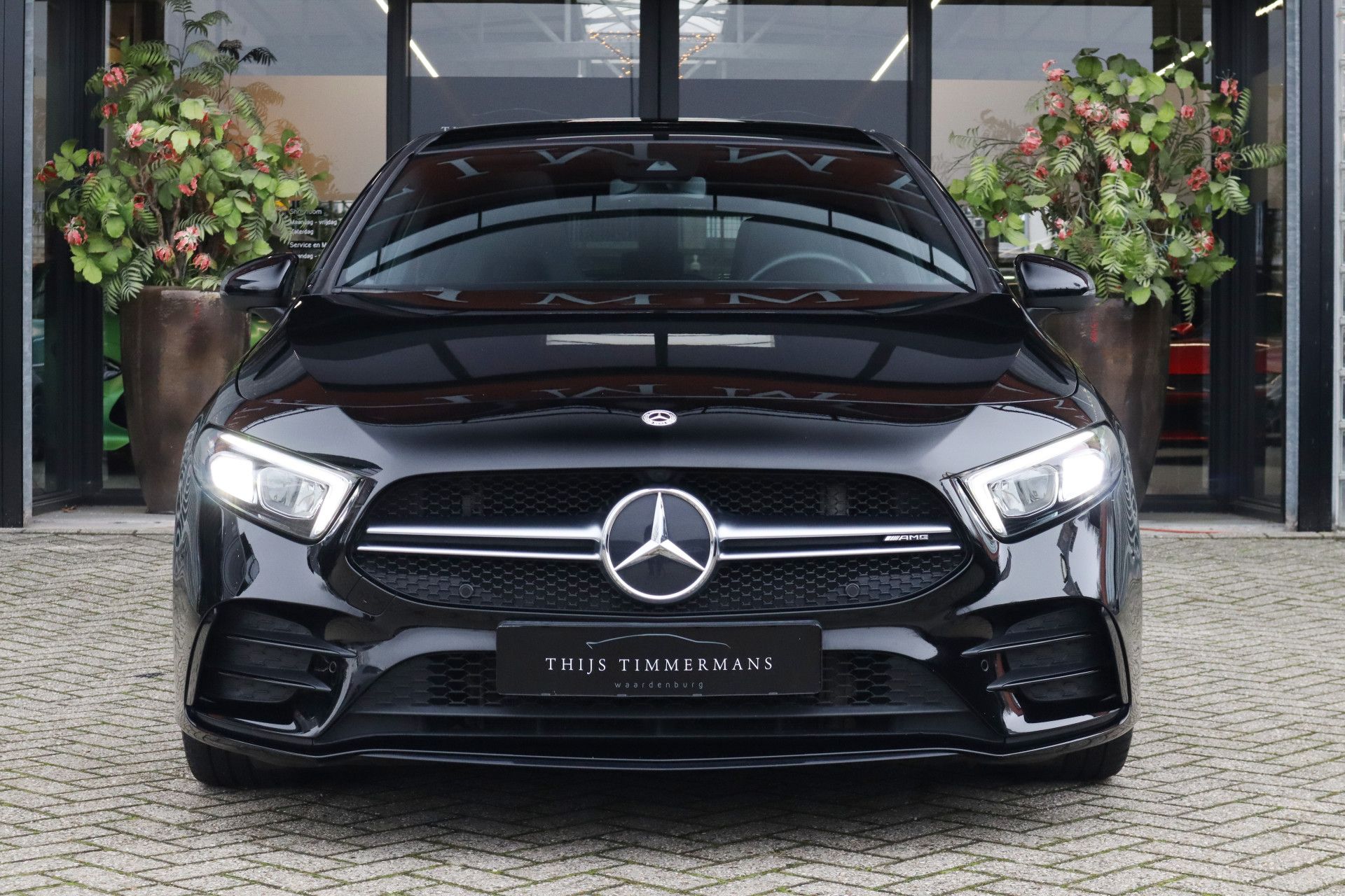 Afbeelding Mercedes-AMG A-Klasse 35  4MATIC | Night-pakket, Panoramadak, Stoelverwarming, Achteruitrijcamera, Spoorassistent