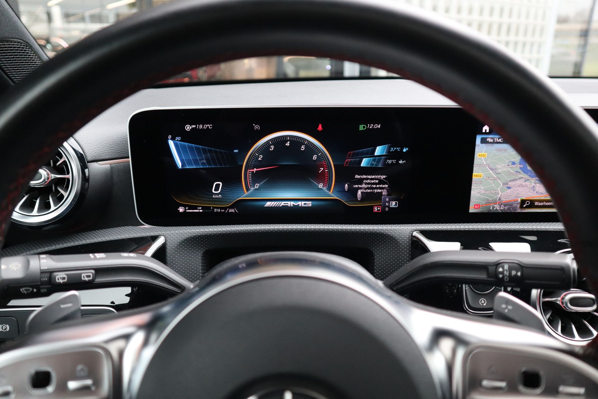 Afbeelding Mercedes-AMG A-Klasse 35  4MATIC | Night-pakket, Panoramadak, Stoelverwarming, Achteruitrijcamera, Spoorassistent