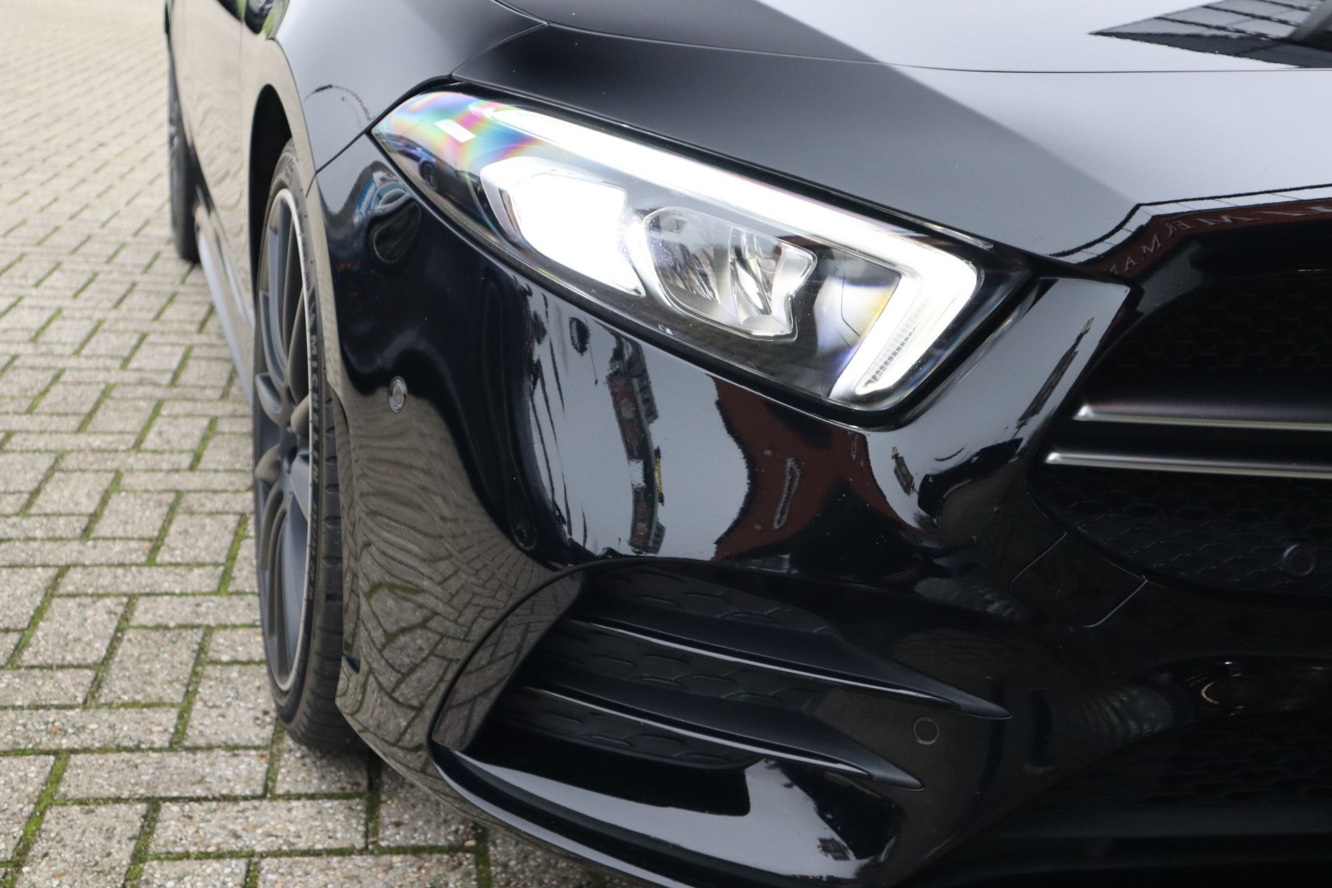 Afbeelding Mercedes-AMG A-Klasse 35  4MATIC | Night-pakket, Panoramadak, Stoelverwarming, Achteruitrijcamera, Spoorassistent