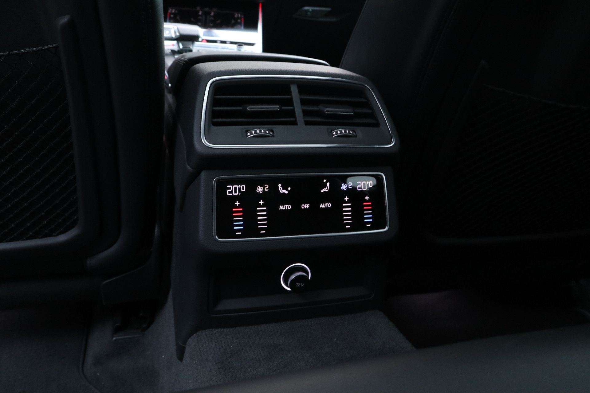 Afbeelding Audi RS6 Avant TFSI quattro | Milltek, Keramisch, Carbon in/ex, B&O, Panoramadak, Zitklima, Adaptive Cruise Control, Zonweringspakket, Wrap matblauw