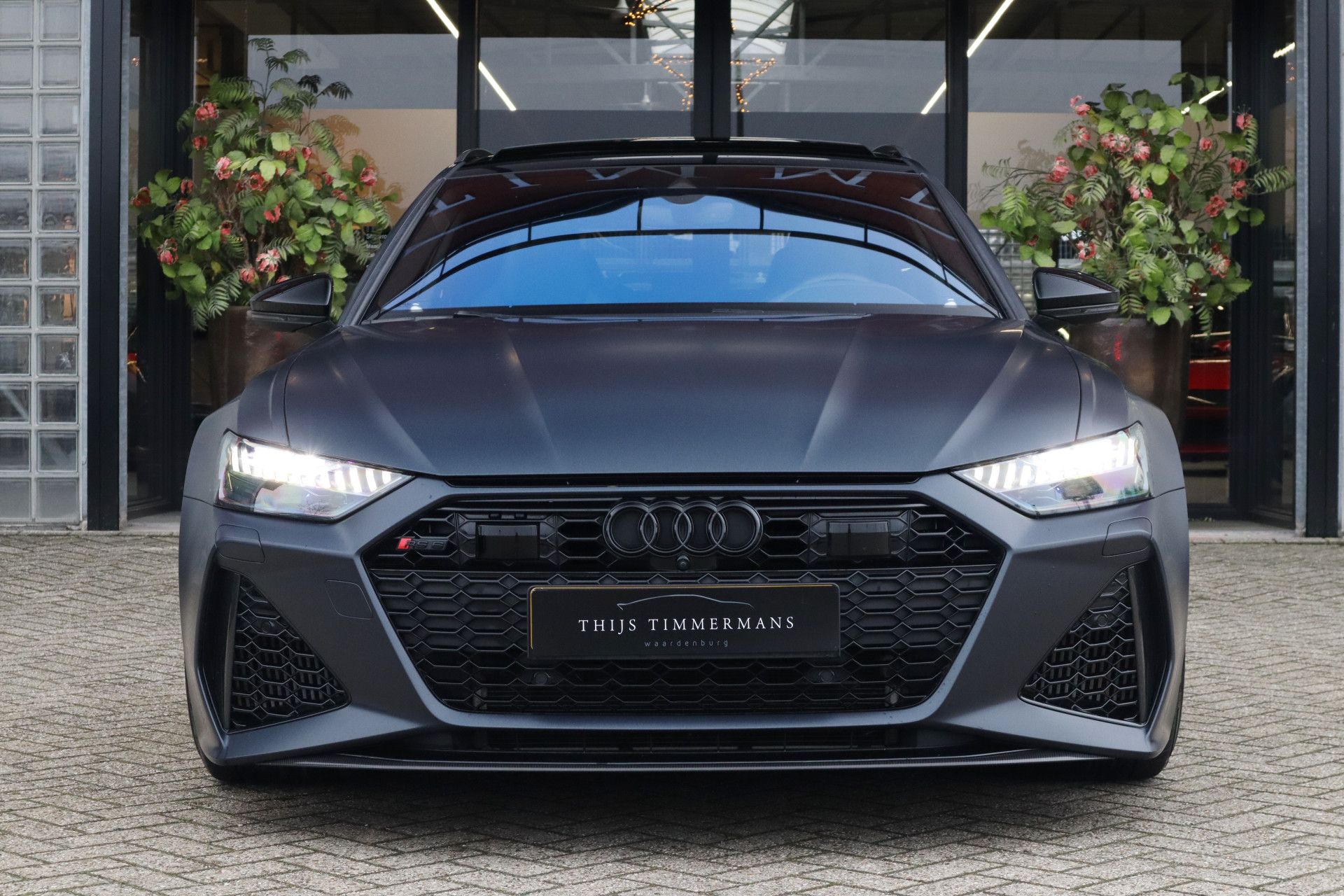 Afbeelding Audi RS6 Avant TFSI quattro | Milltek, Keramisch, Carbon in/ex, B&O, Panoramadak, Zitklima, Adaptive Cruise Control, Zonweringspakket, Wrap matblauw