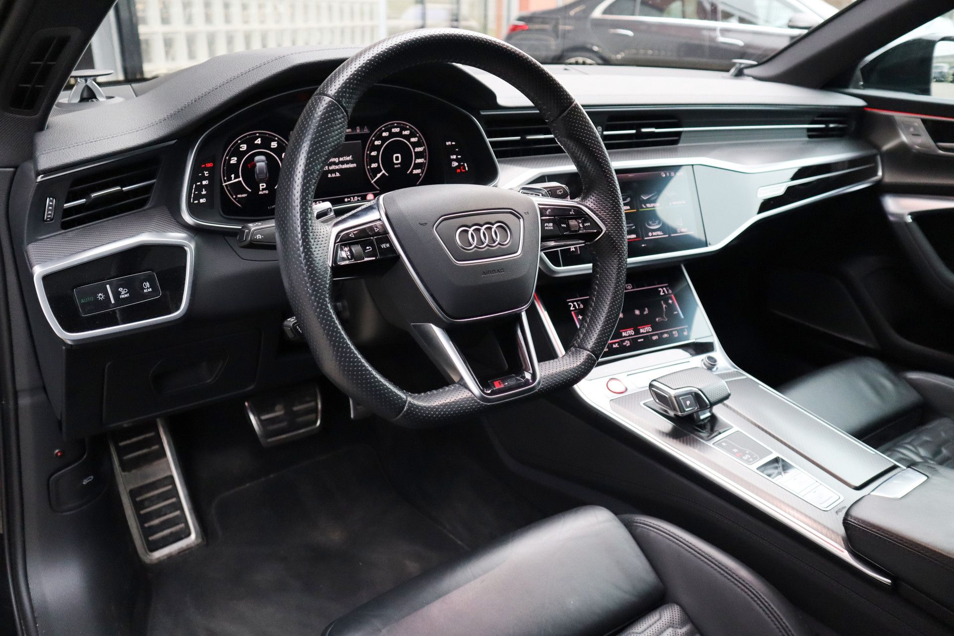 Afbeelding Audi RS6 Avant TFSI quattro | Milltek, Keramisch, Carbon in/ex, B&O, Panoramadak, Zitklima, Adaptive Cruise Control, Zonweringspakket, Wrap matblauw