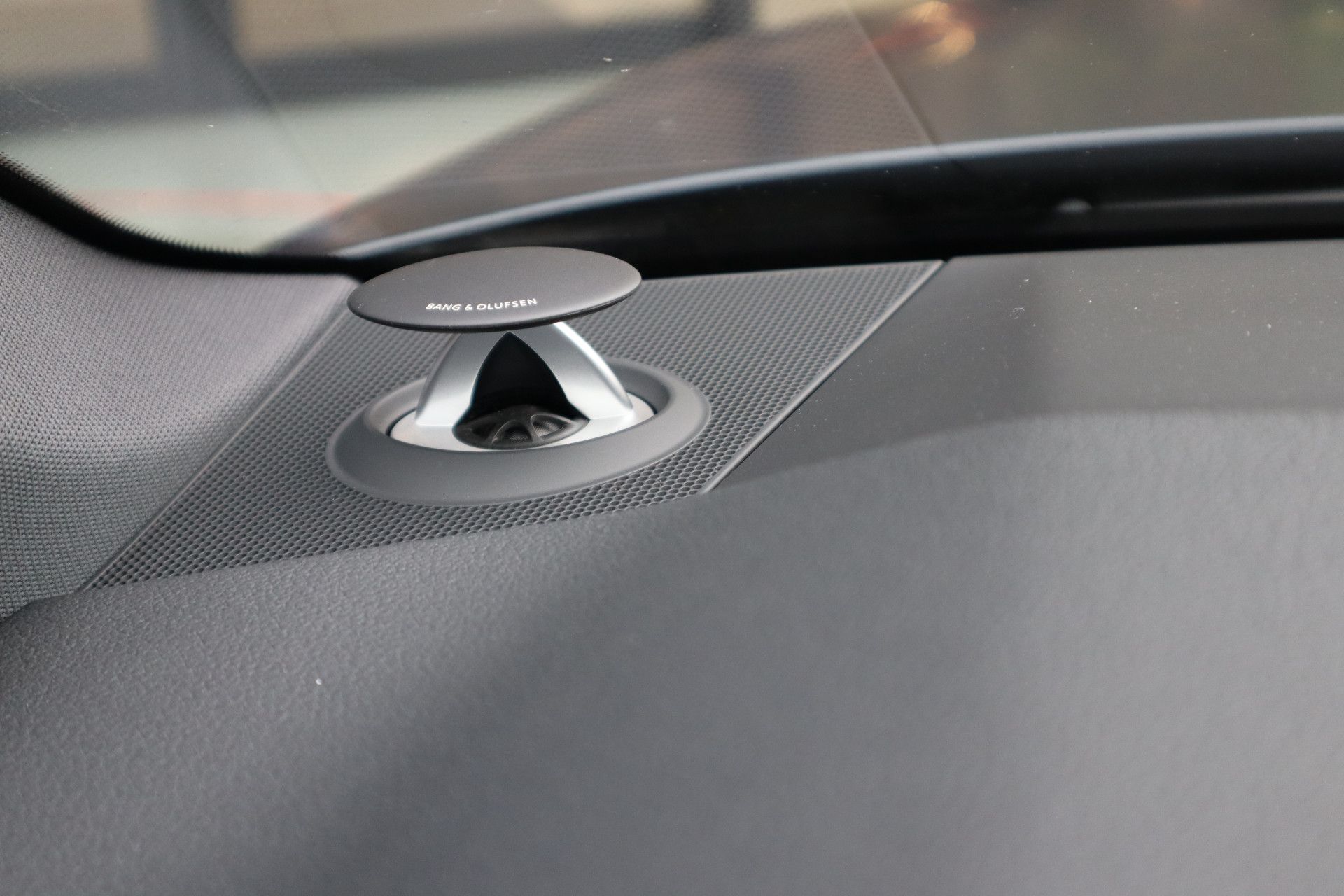 Afbeelding Audi RS6 Avant TFSI quattro | Milltek, Keramisch, Carbon in/ex, B&O, Panoramadak, Zitklima, Adaptive Cruise Control, Zonweringspakket, Wrap matblauw