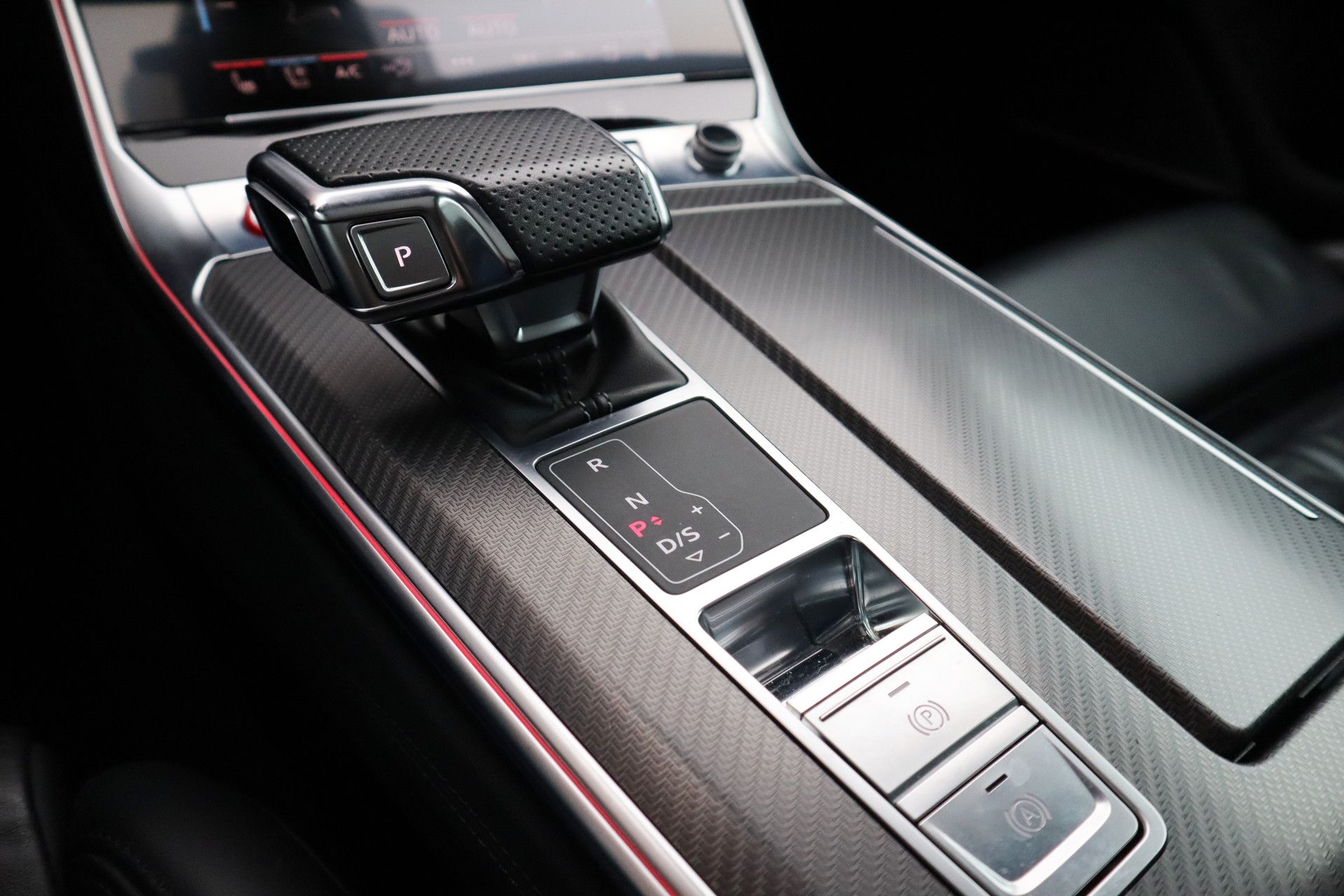 Afbeelding Audi RS6 Avant TFSI quattro | Milltek, Keramisch, Carbon in/ex, B&O, Panoramadak, Zitklima, Adaptive Cruise Control, Zonweringspakket, Wrap matblauw