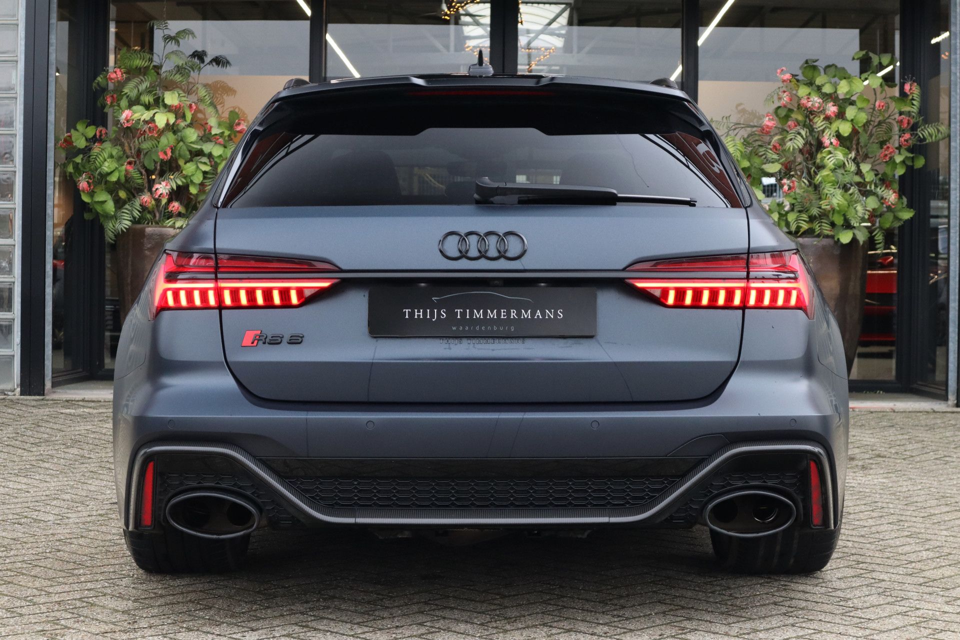 Afbeelding Audi RS6 Avant TFSI quattro | Milltek, Keramisch, Carbon in/ex, B&O, Panoramadak, Zitklima, Adaptive Cruise Control, Zonweringspakket, Wrap matblauw